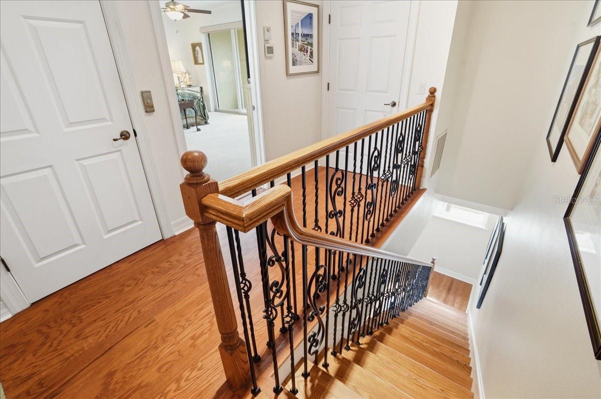 Listing photo id 44 for 702 Granada Avenue 7