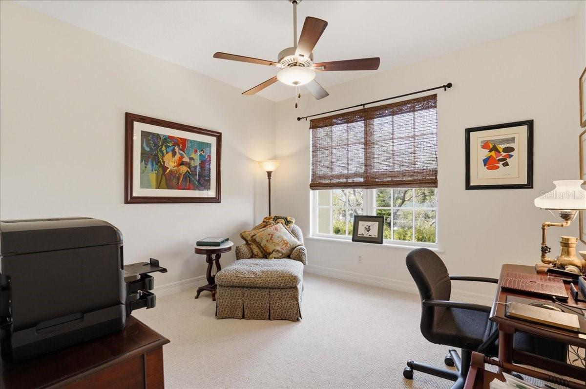 Listing photo id 60 for 702 Granada Avenue 7