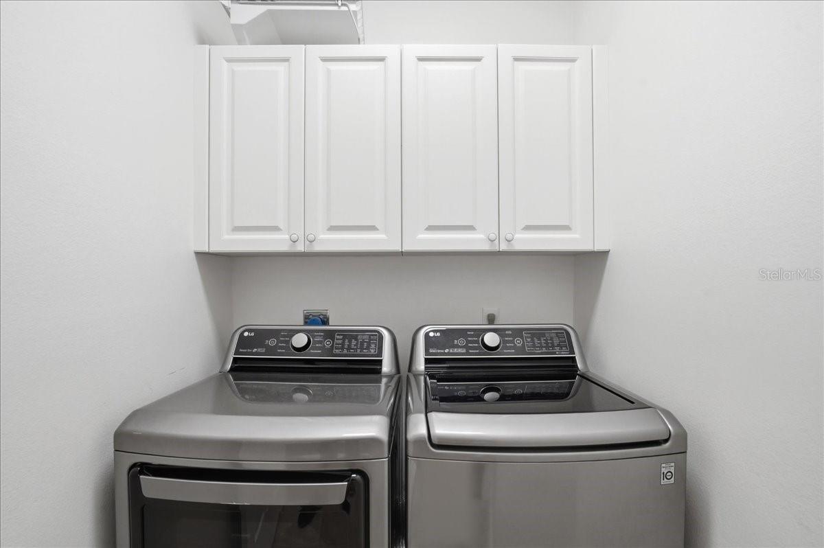 Listing photo id 64 for 702 Granada Avenue 7