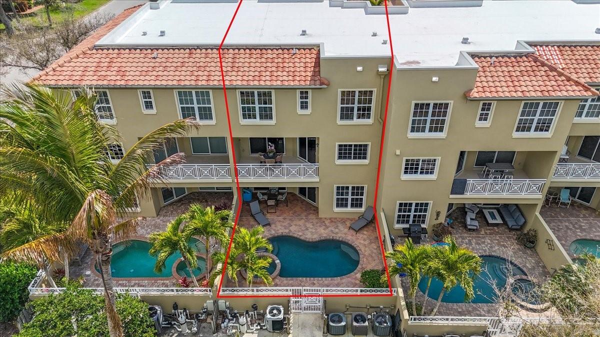 Listing photo id 66 for 702 Granada Avenue 7