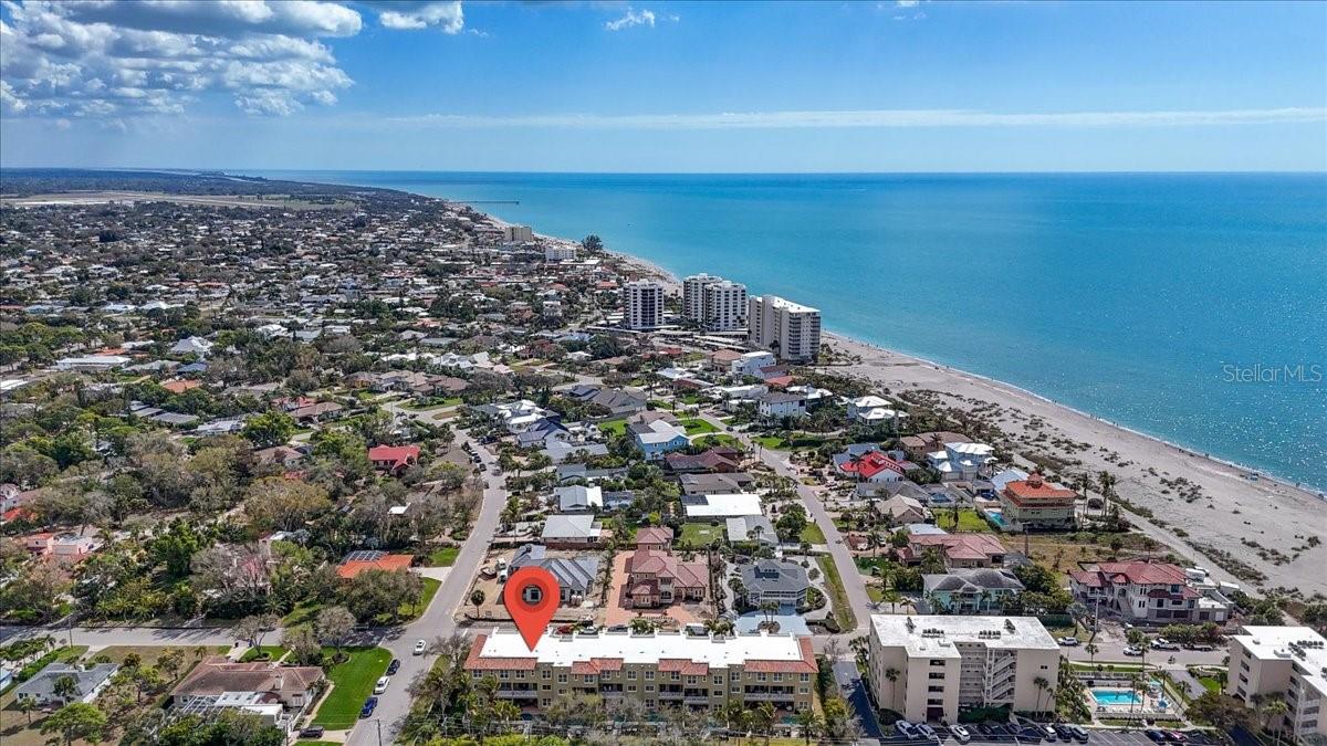 Listing photo id 69 for 702 Granada Avenue 7