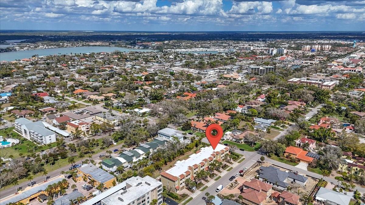 Listing photo id 71 for 702 Granada Avenue 7