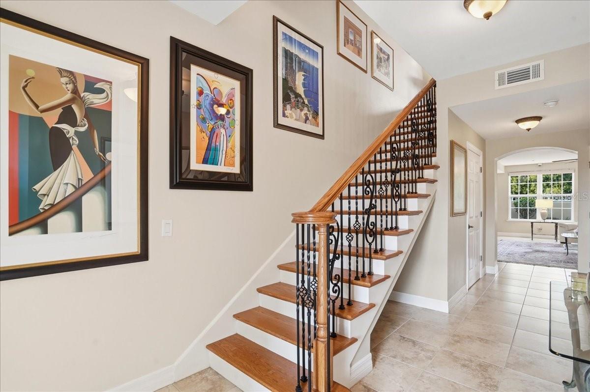 Listing photo id 6 for 702 Granada Avenue 7