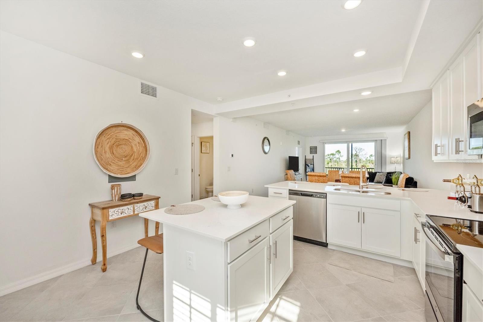 Image 12 of 99 For 12280 Wellen Golf Street 205