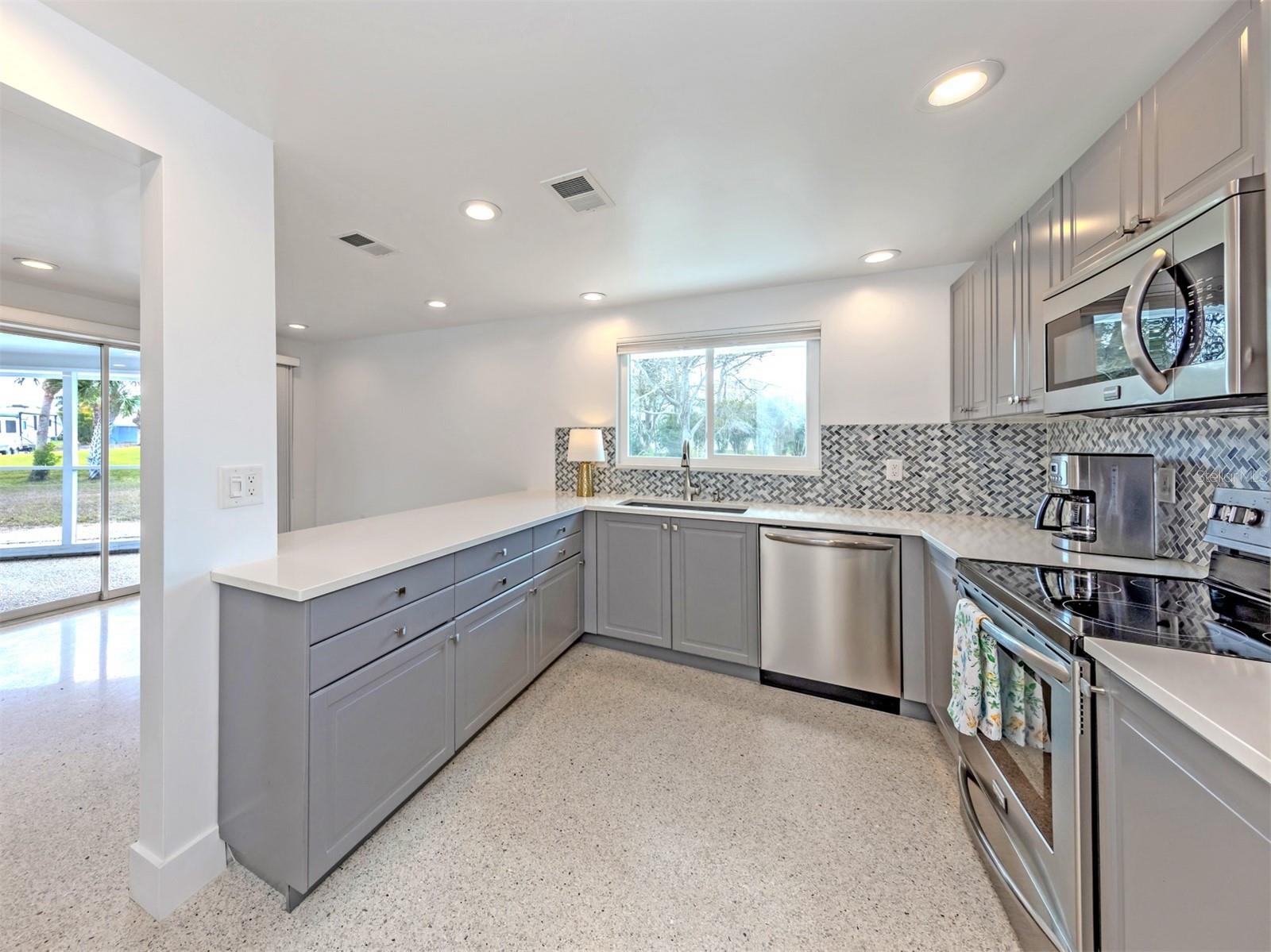 Image 11 of 51 For 107 Sorrento Drive