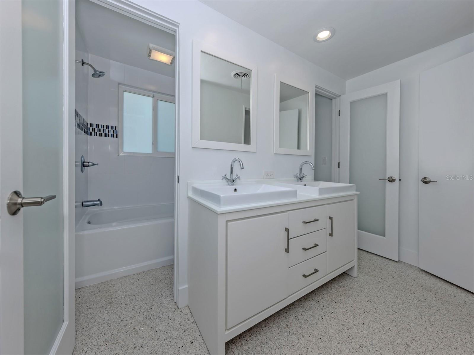 Image 14 of 51 For 107 Sorrento Drive