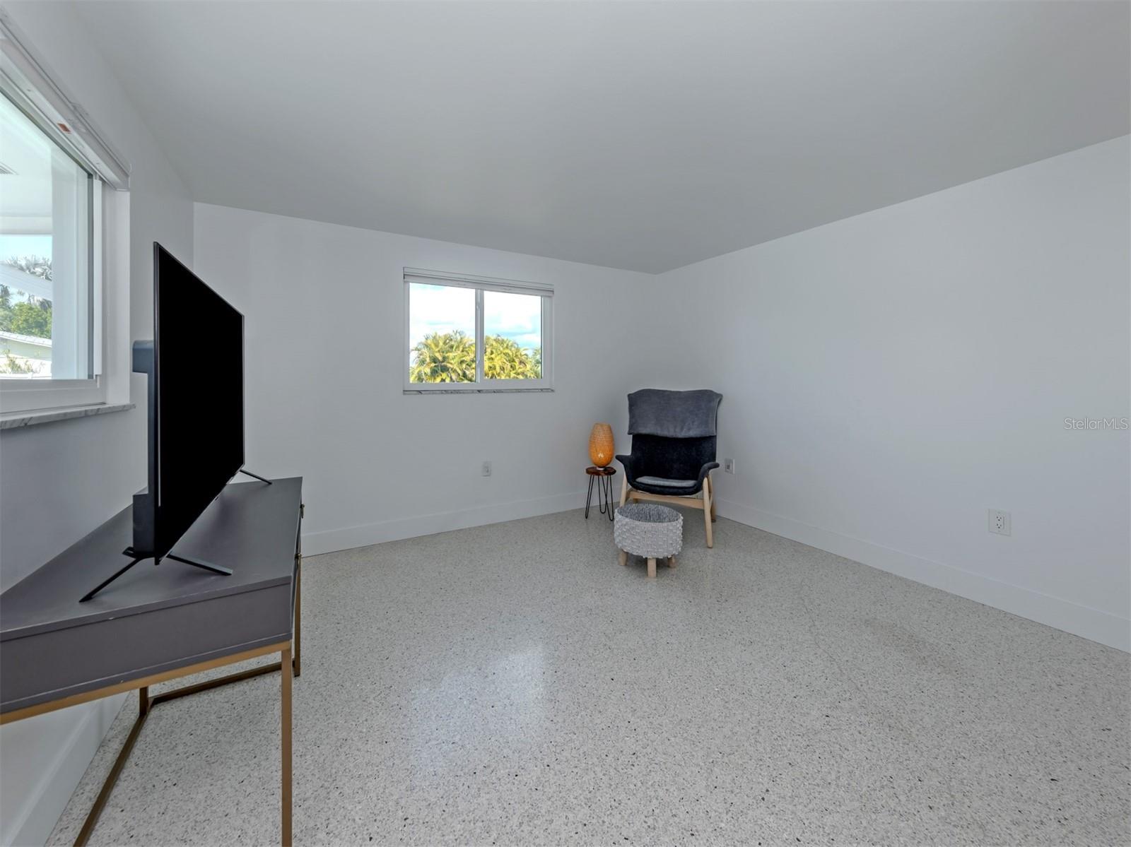 Image 16 of 51 For 107 Sorrento Drive