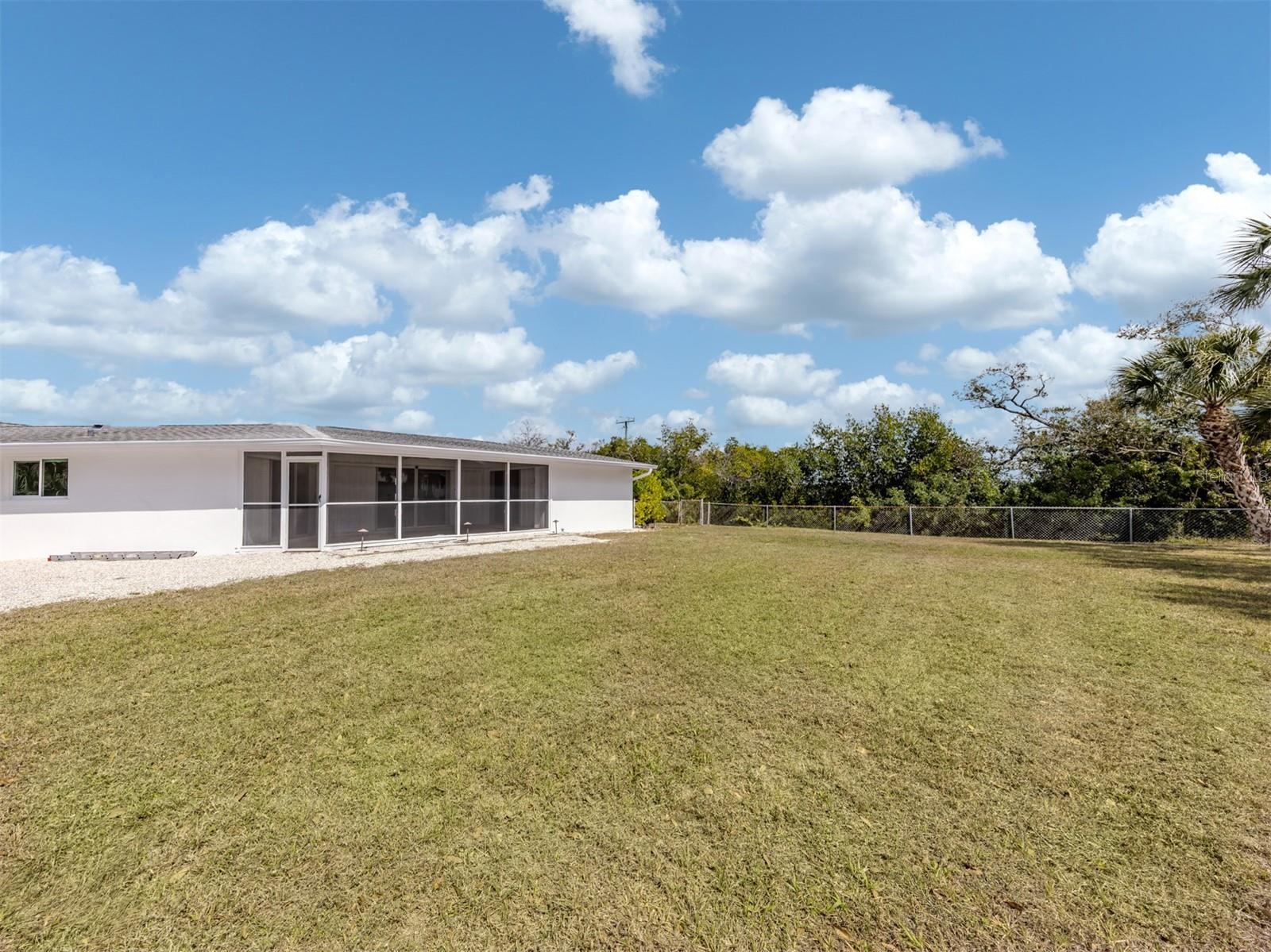 Image 23 of 51 For 107 Sorrento Drive