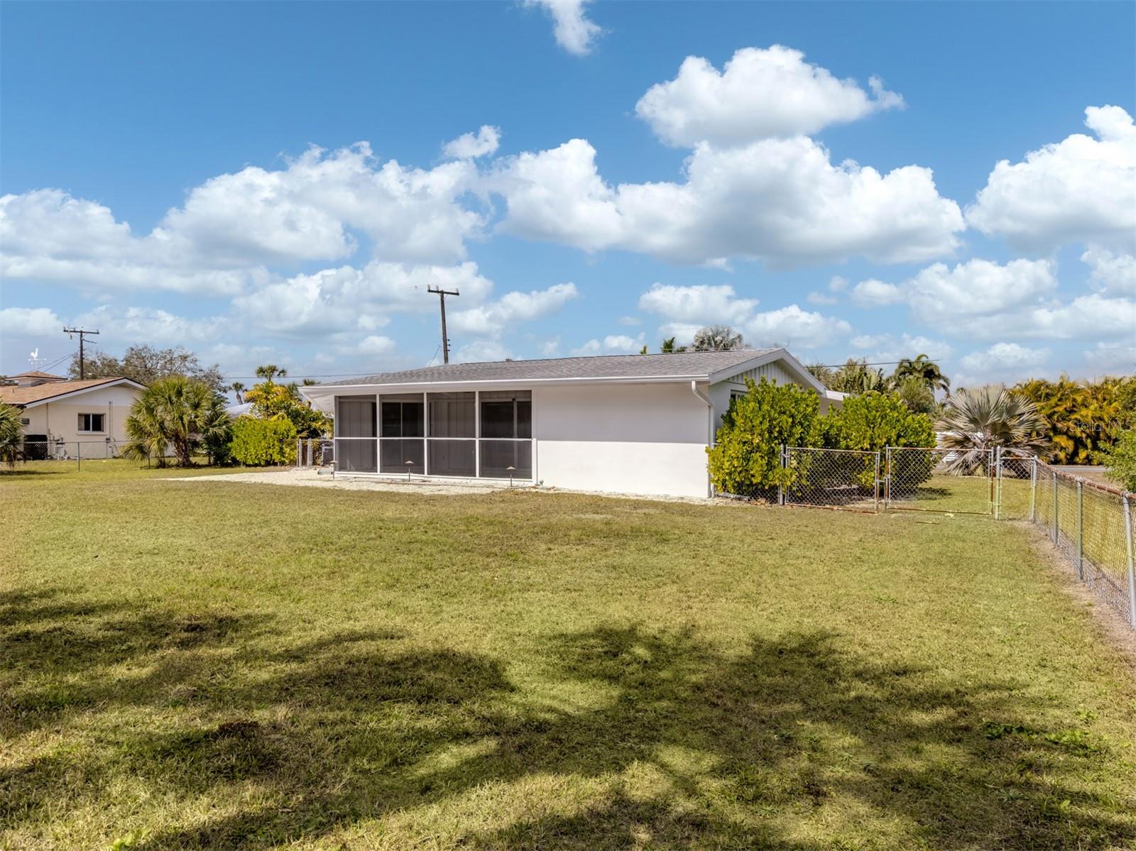 Image 24 of 51 For 107 Sorrento Drive