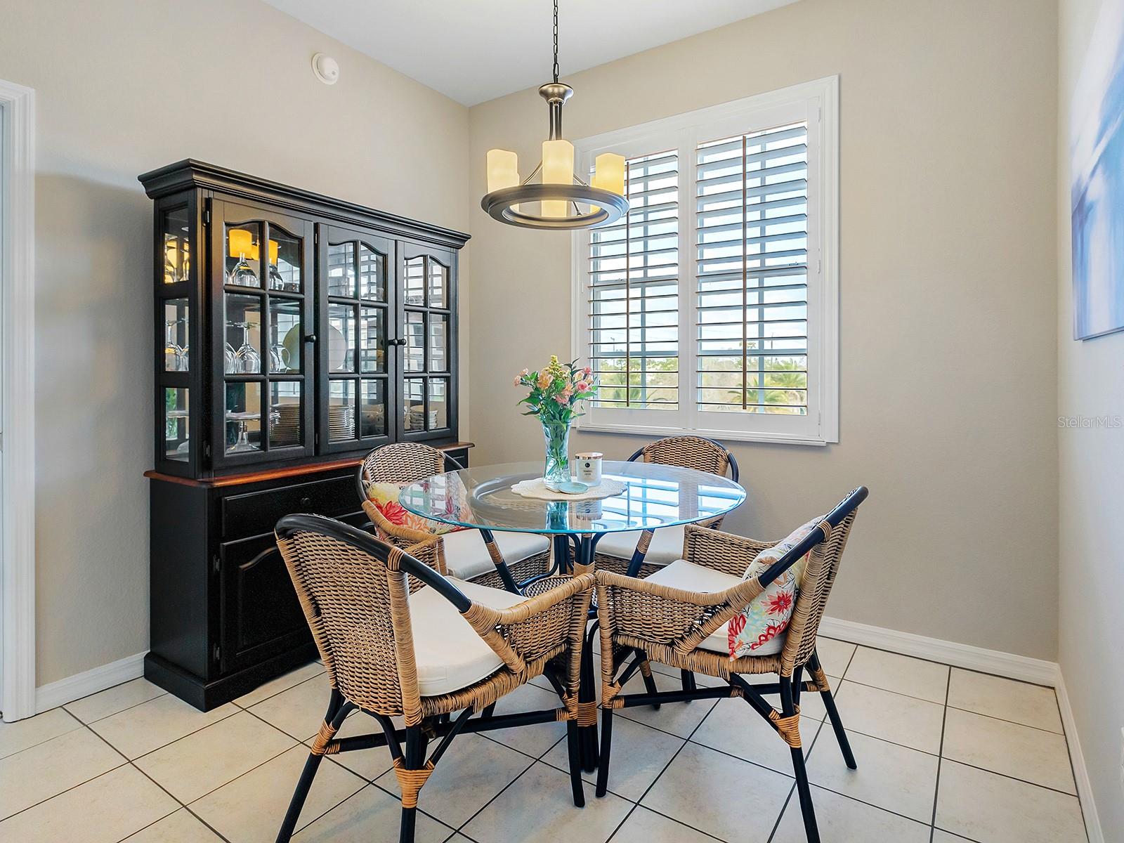 Image 10 of 28 For 980 Cooper Street 302