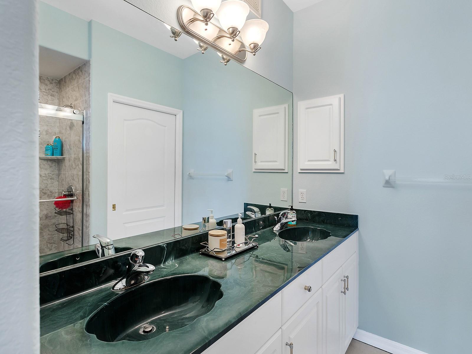 Image 14 of 28 For 980 Cooper Street 302