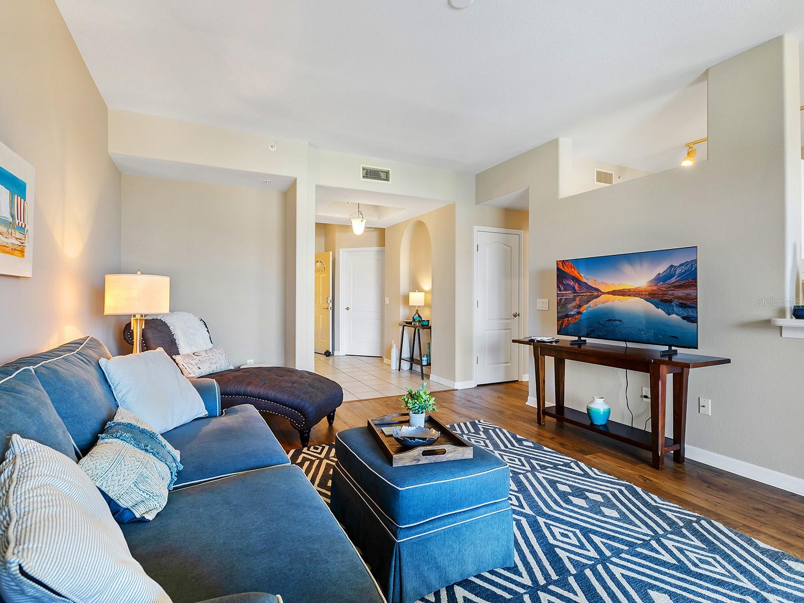 Image 5 of 28 For 980 Cooper Street 302