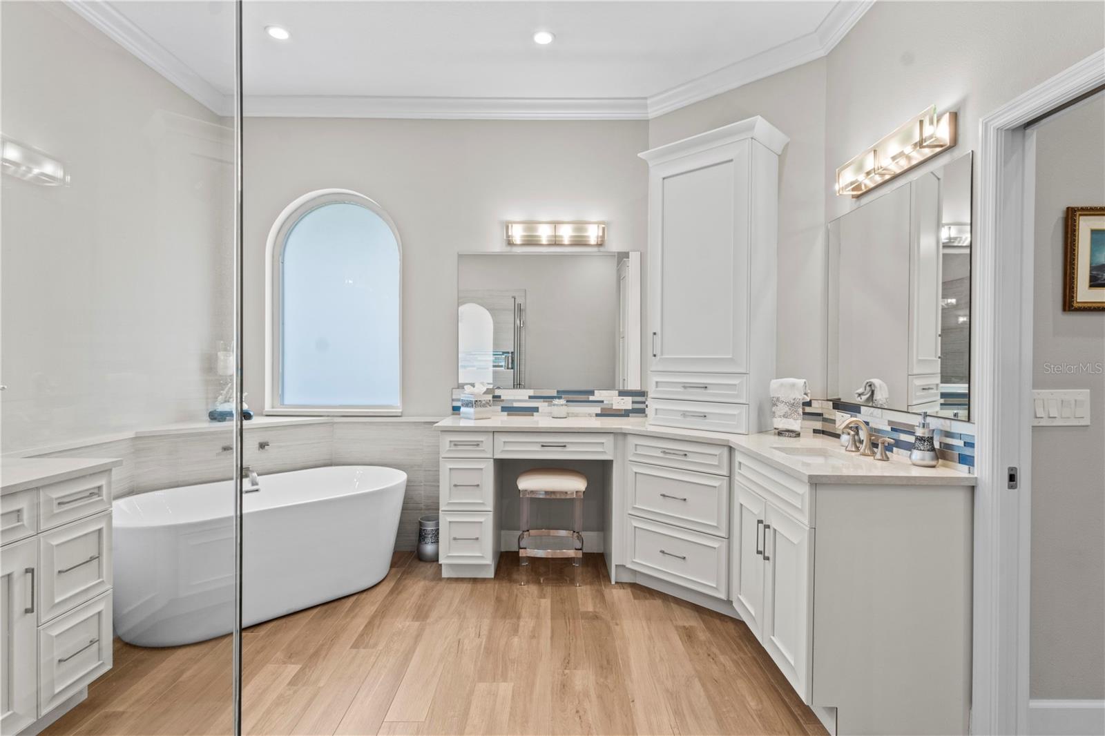 Image 24 of 83 For 1 Cayman Isles Boulevard