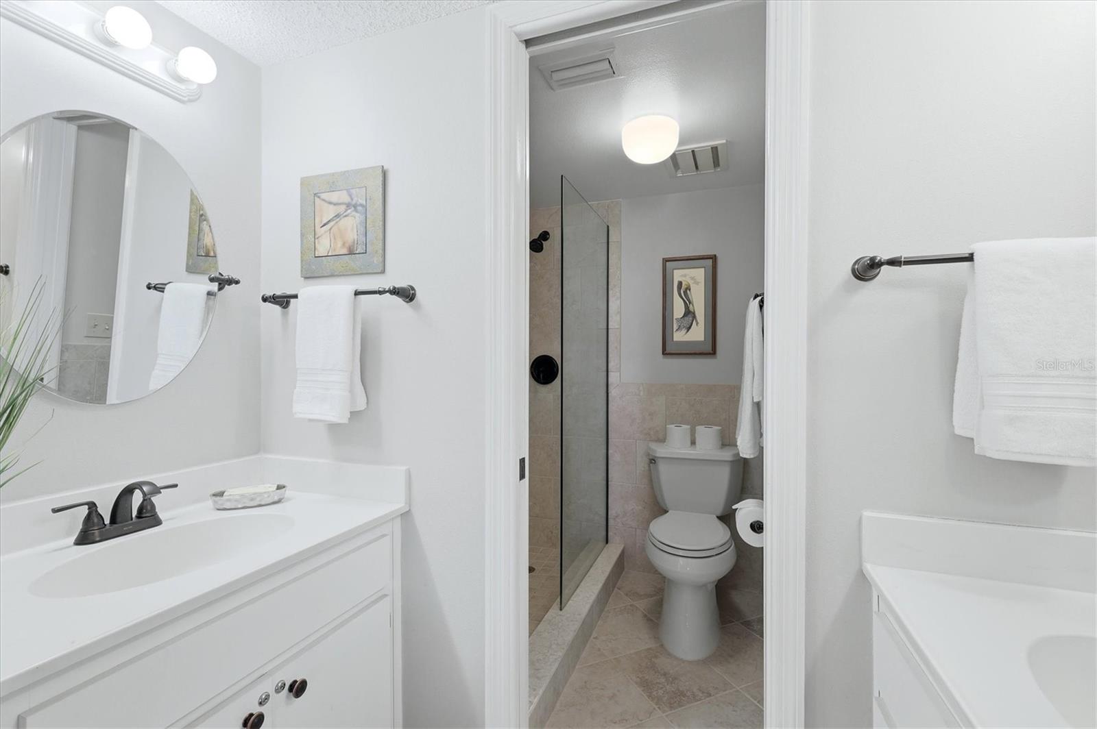 Image 19 of 30 For 437 Cerromar Lane 522