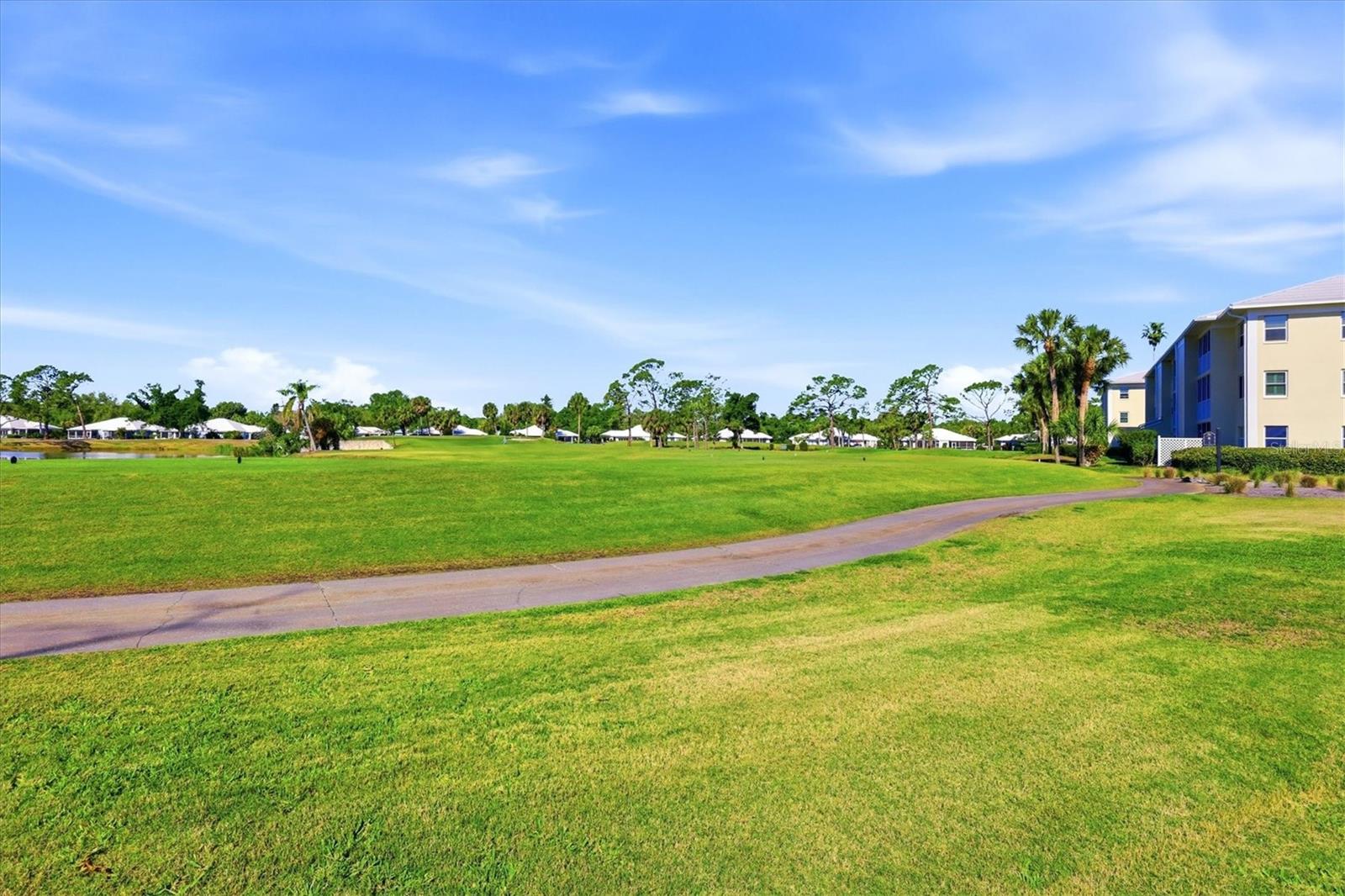 Image 25 of 30 For 437 Cerromar Lane 522