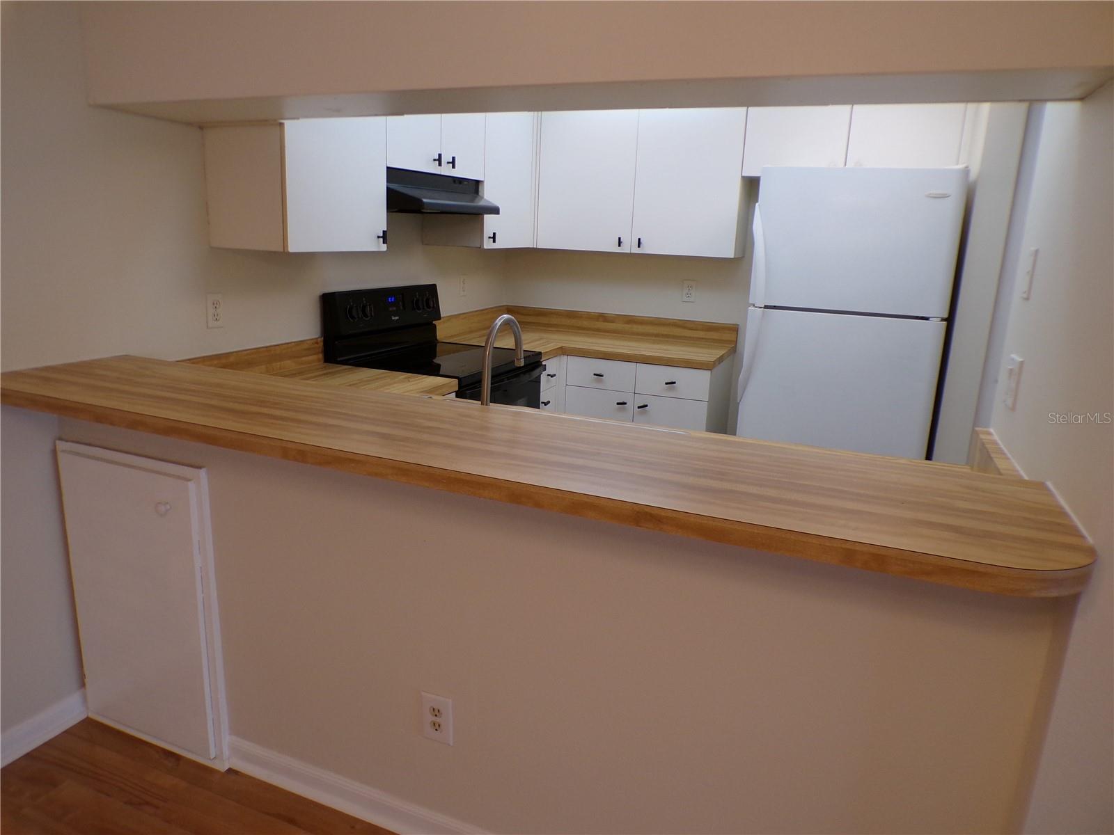 Image 5 of 20 For 634 Bird Bay Drive E 102