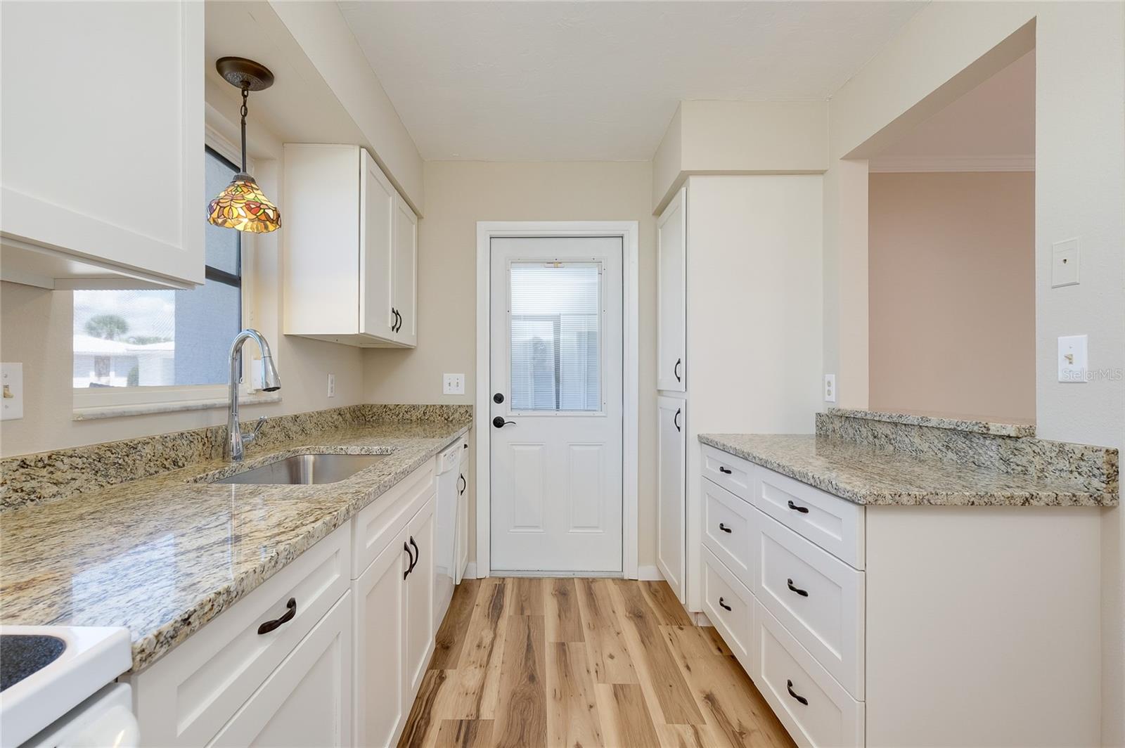 Image 15 of 71 For 397 Circlewood Drive Z1