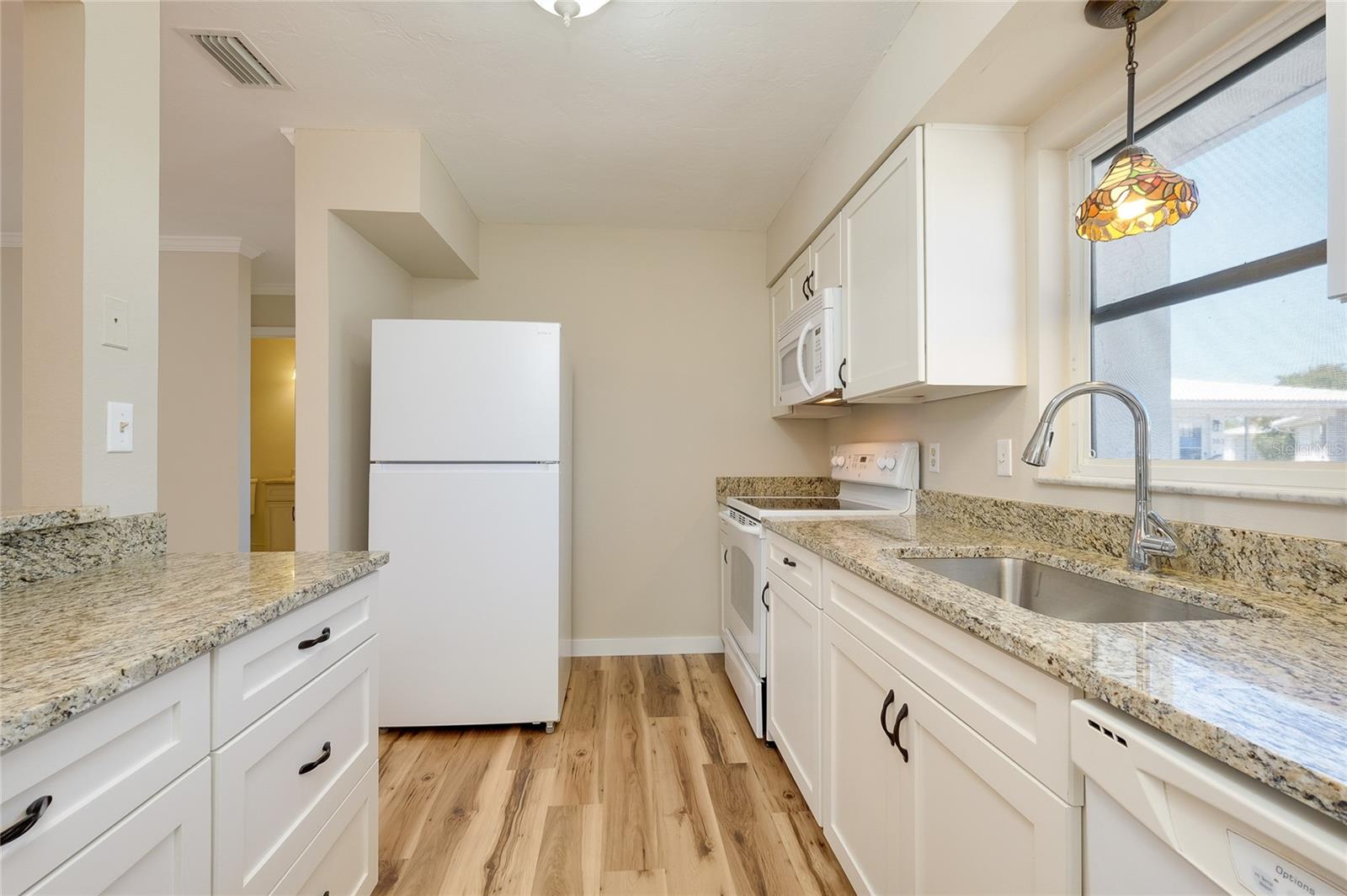 Image 19 of 71 For 397 Circlewood Drive Z1