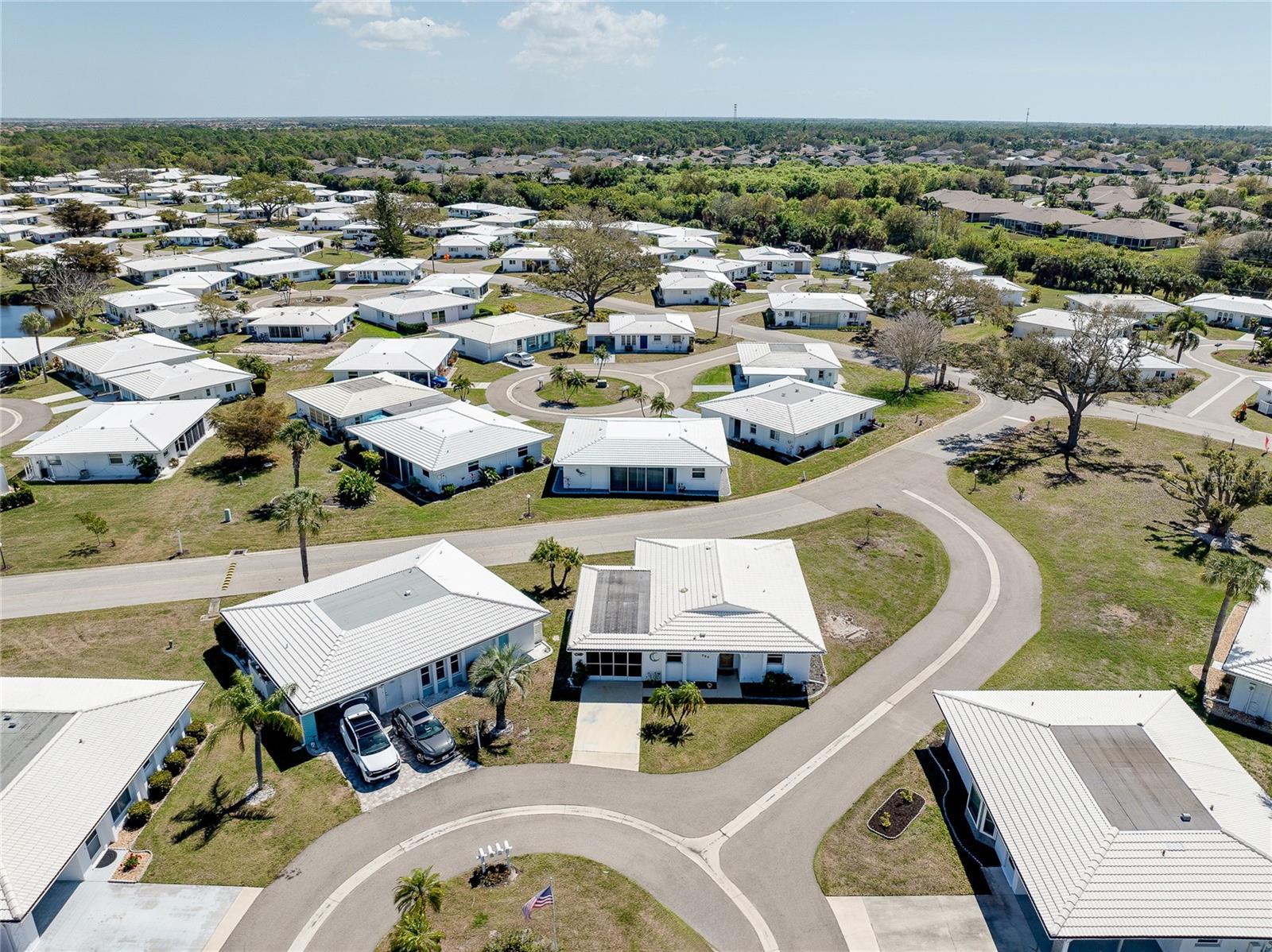 Image 27 of 71 For 397 Circlewood Drive Z1