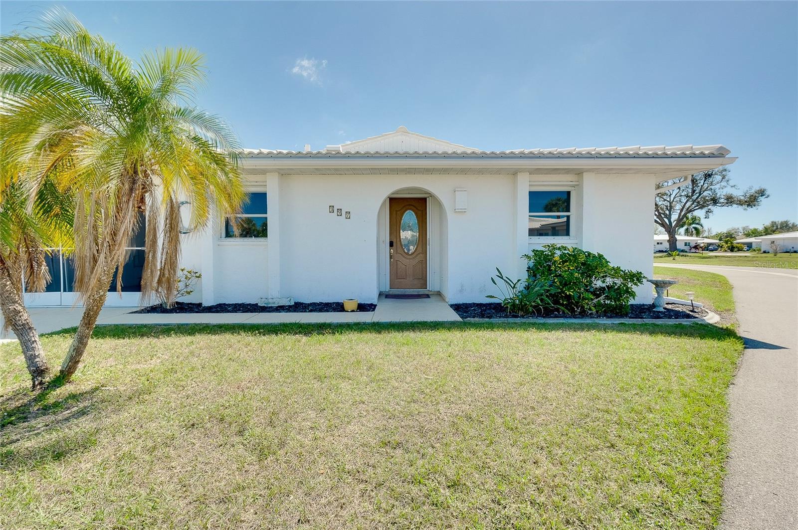 Image 5 of 71 For 397 Circlewood Drive Z1