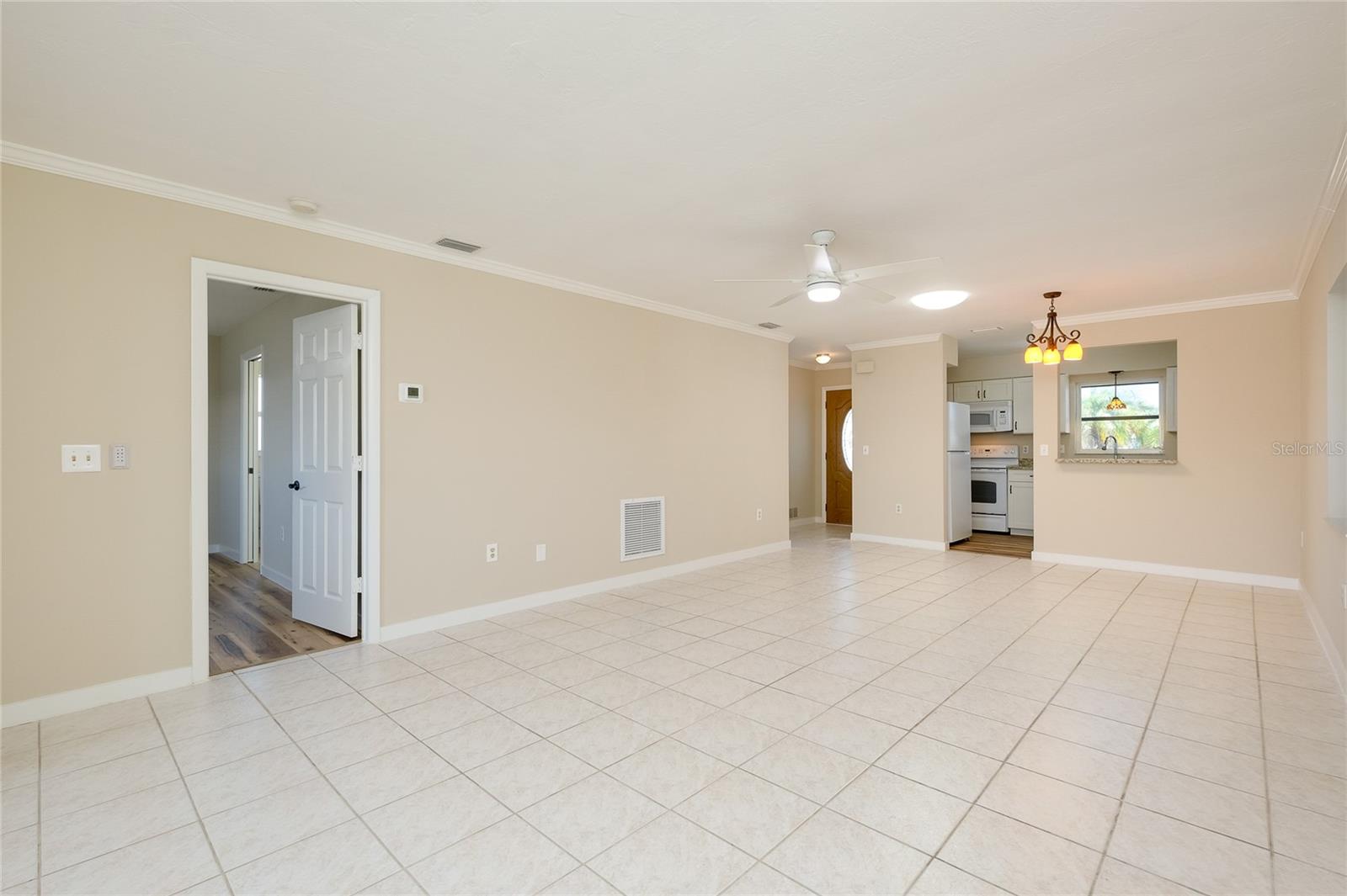 Image 8 of 71 For 397 Circlewood Drive Z1