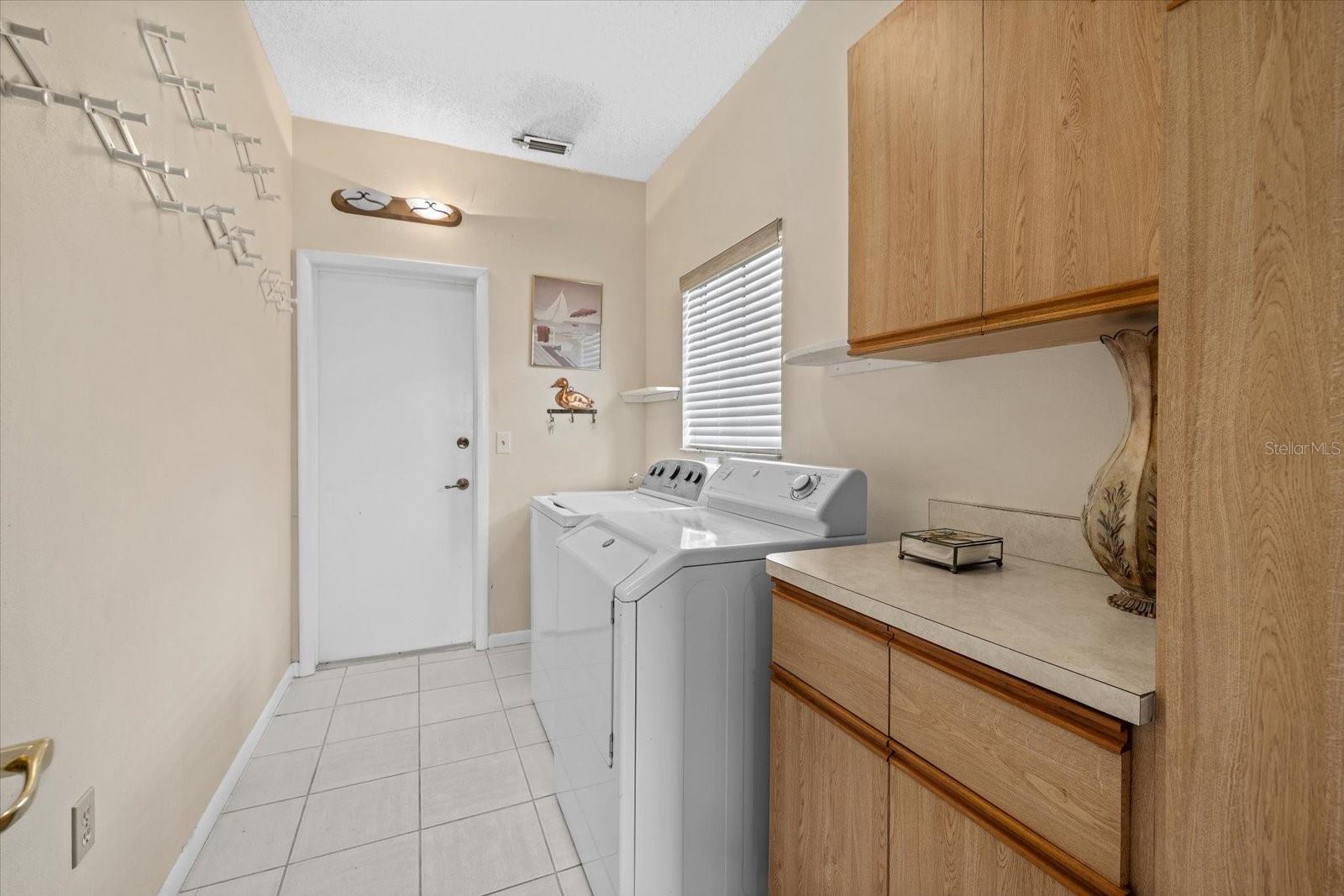 Image 29 of 49 For 53 Inlets Boulevard 53