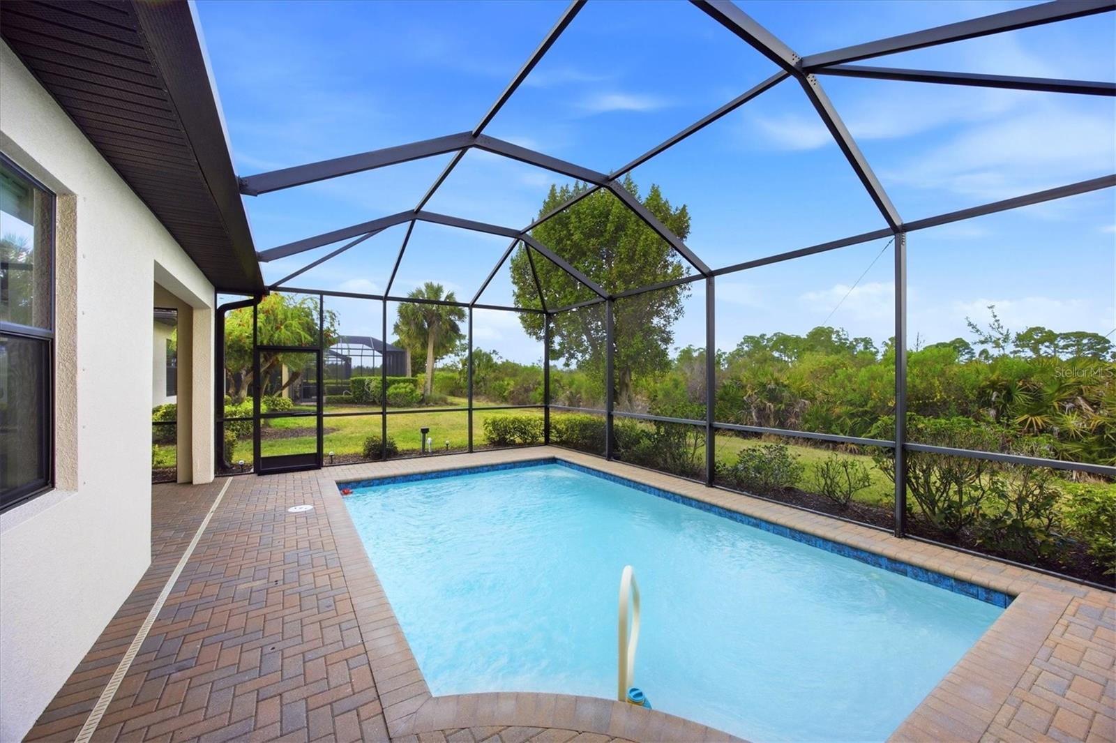 Image 17 of 100 For 10533 Crooked Creek Drive