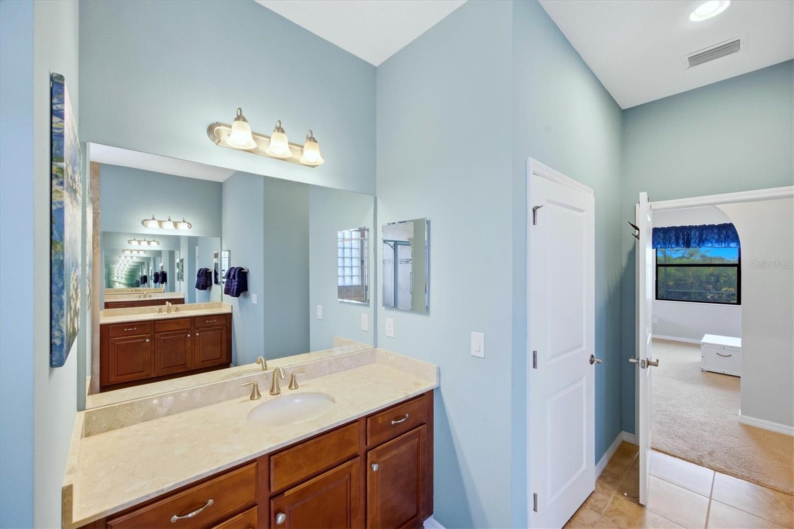 Image 41 of 100 For 10533 Crooked Creek Drive