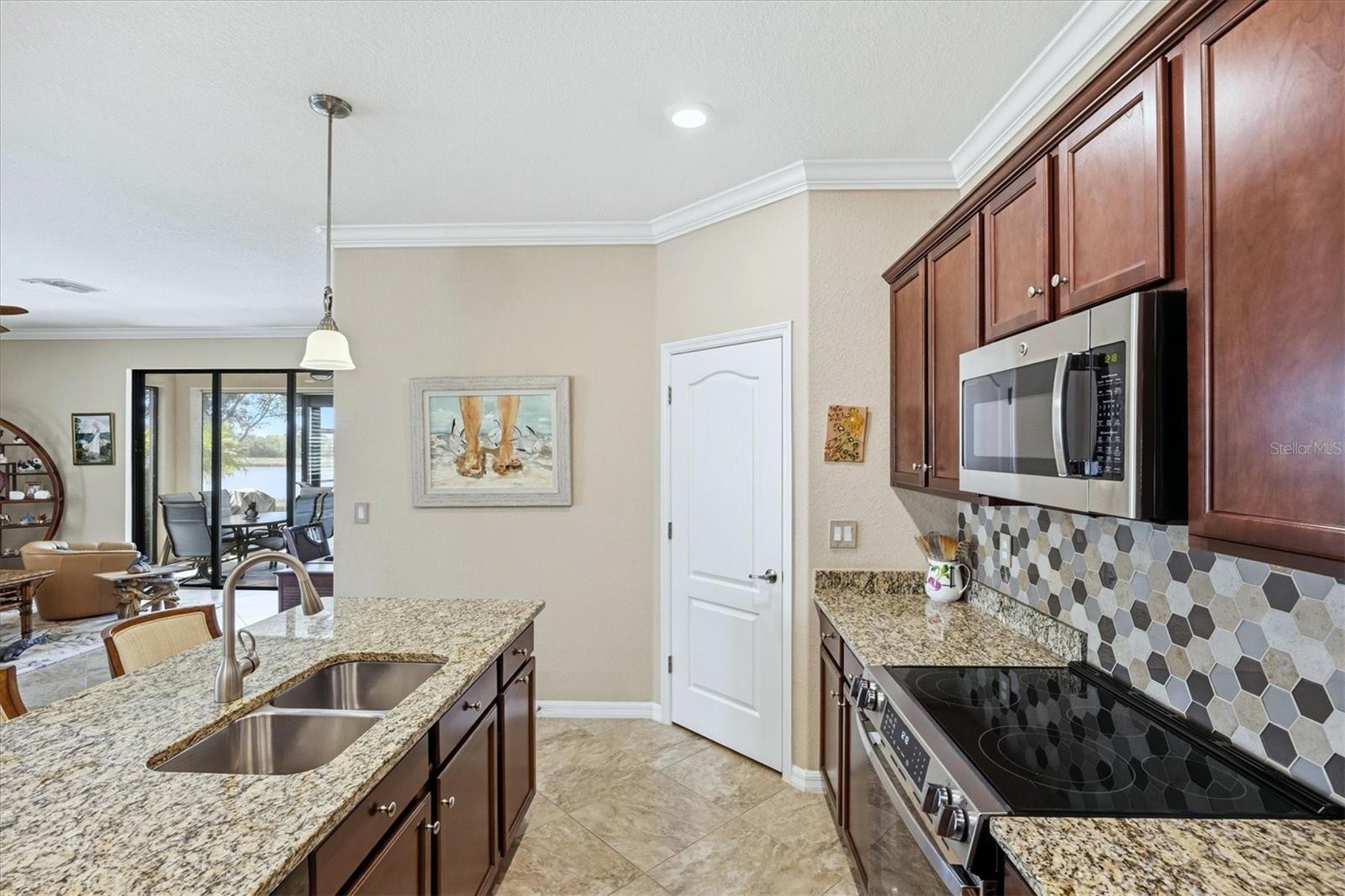 Image 30 of 100 For 10443 Medjool Drive