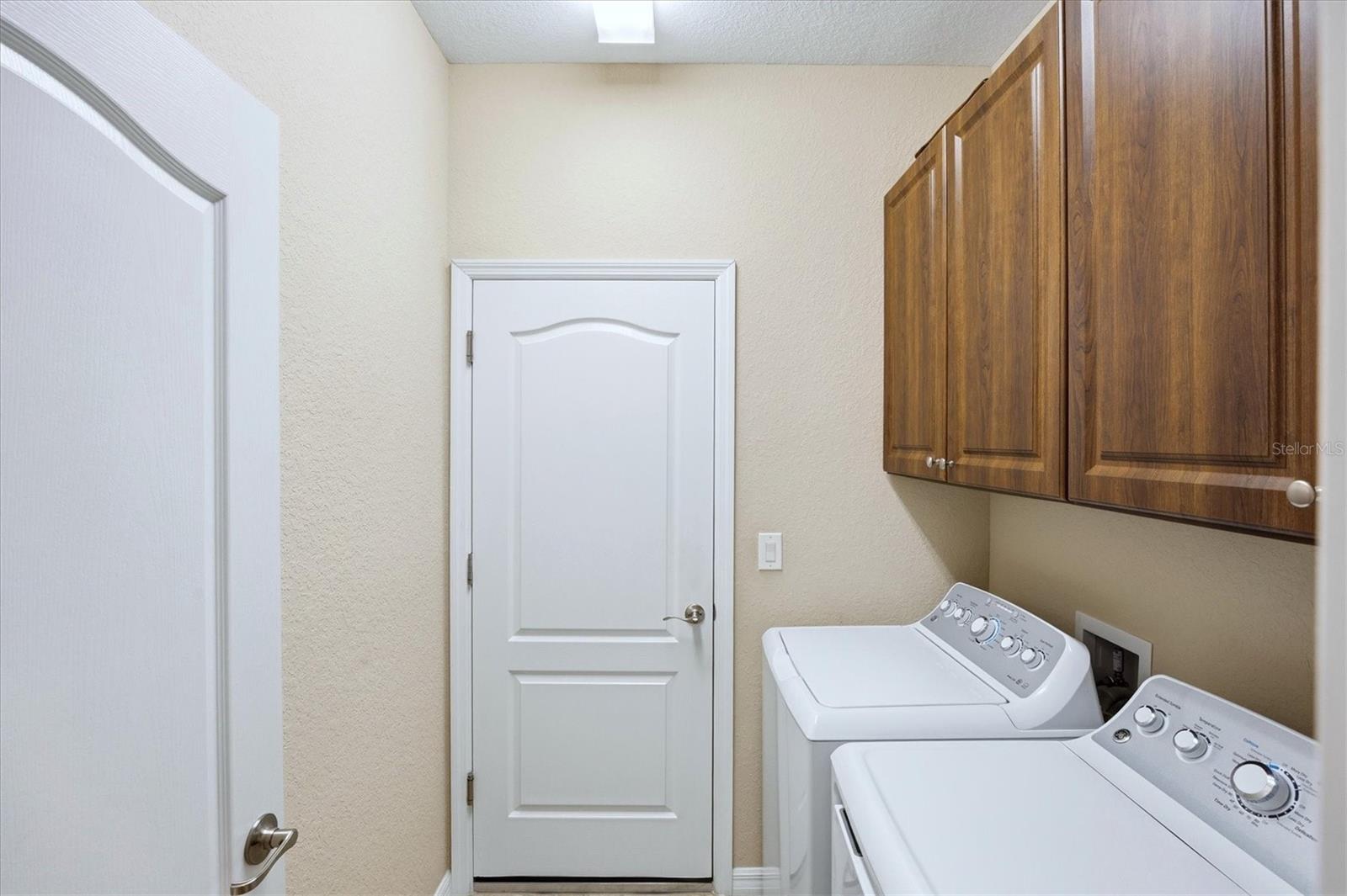 Image 53 of 100 For 10443 Medjool Drive