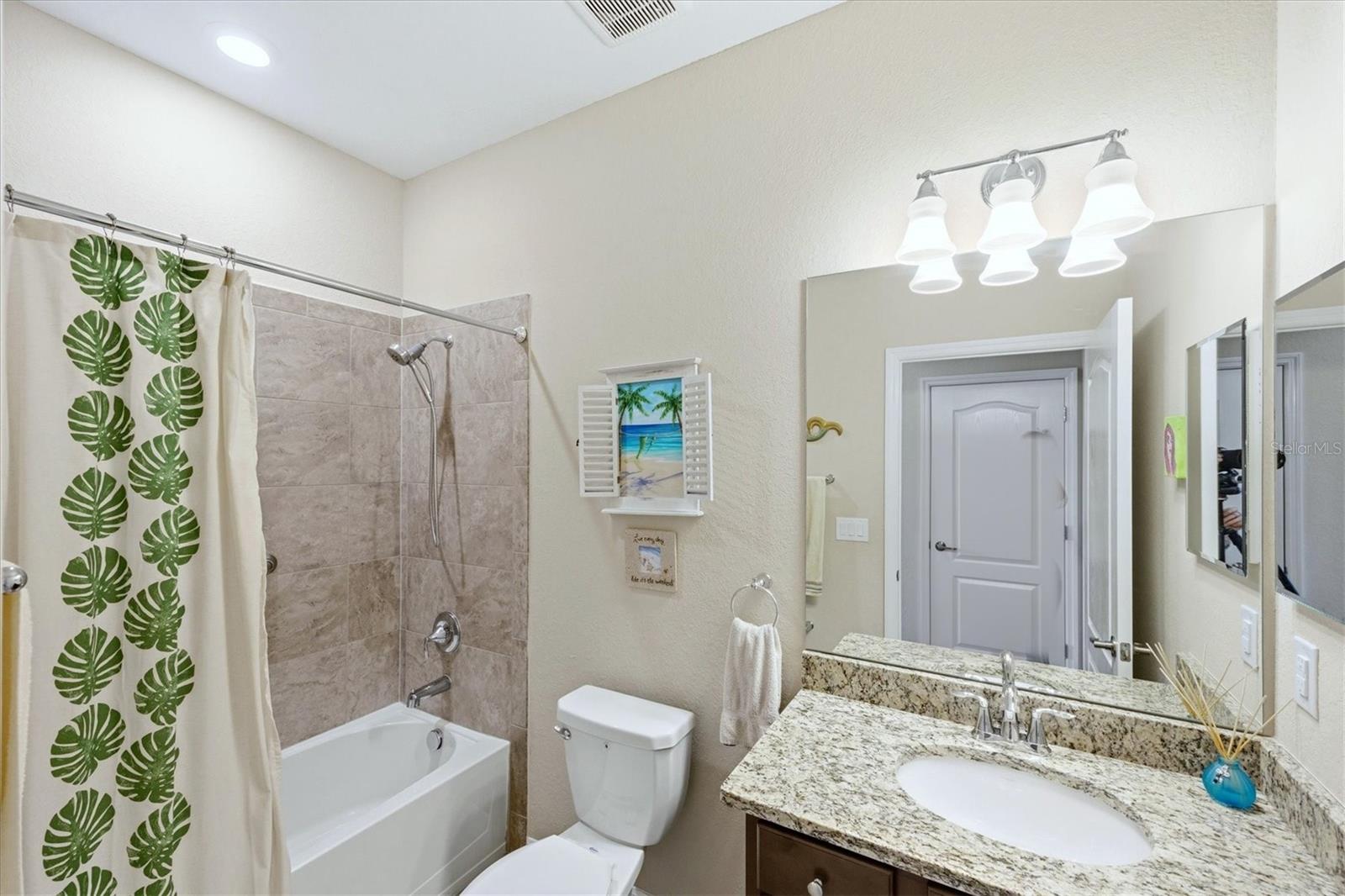 Image 61 of 100 For 10443 Medjool Drive