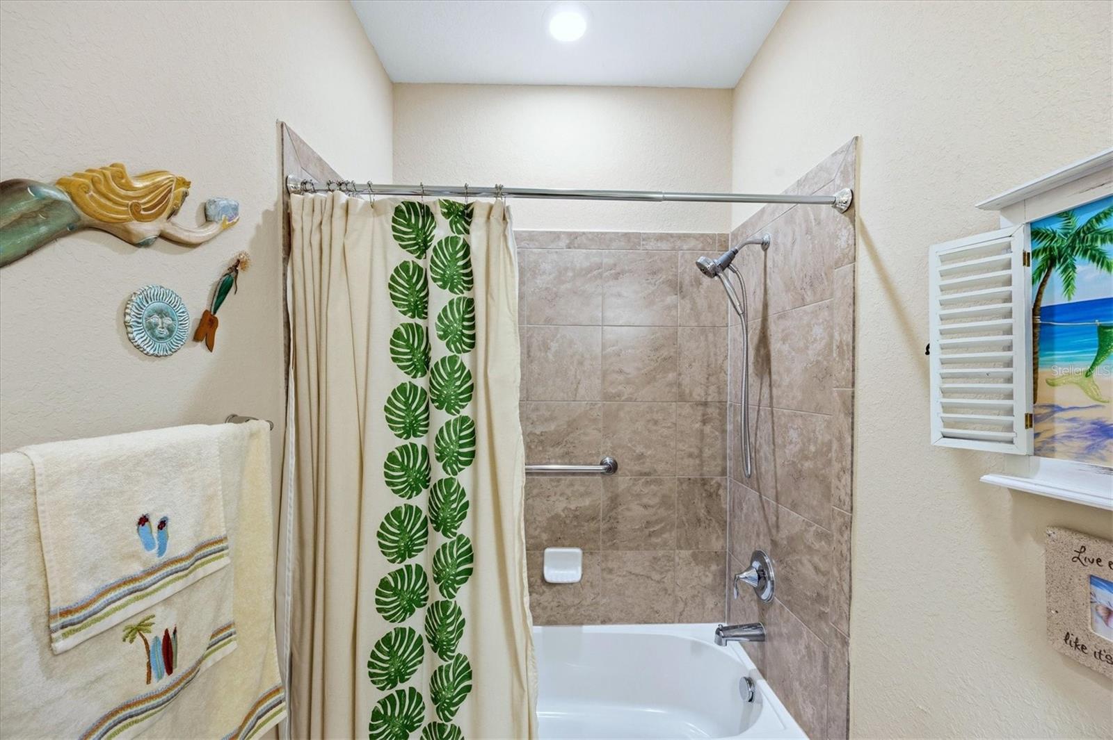 Image 63 of 100 For 10443 Medjool Drive