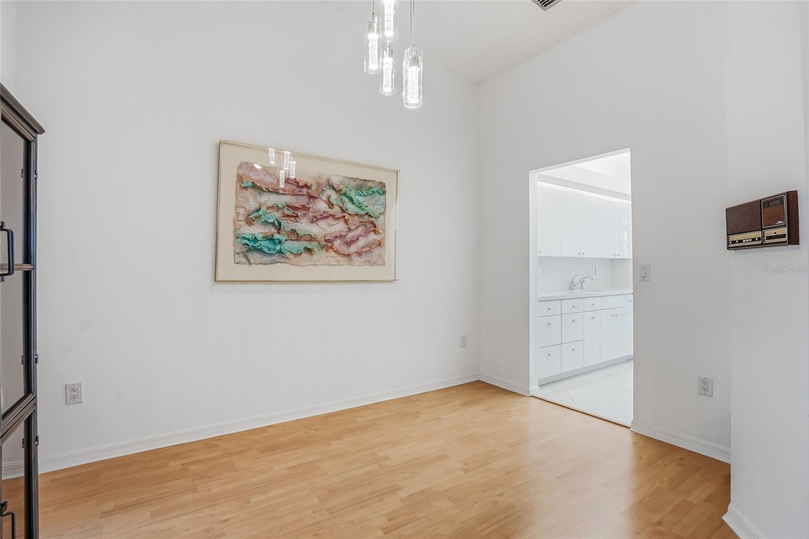 Image 13 of 48 For 545 Walden Court