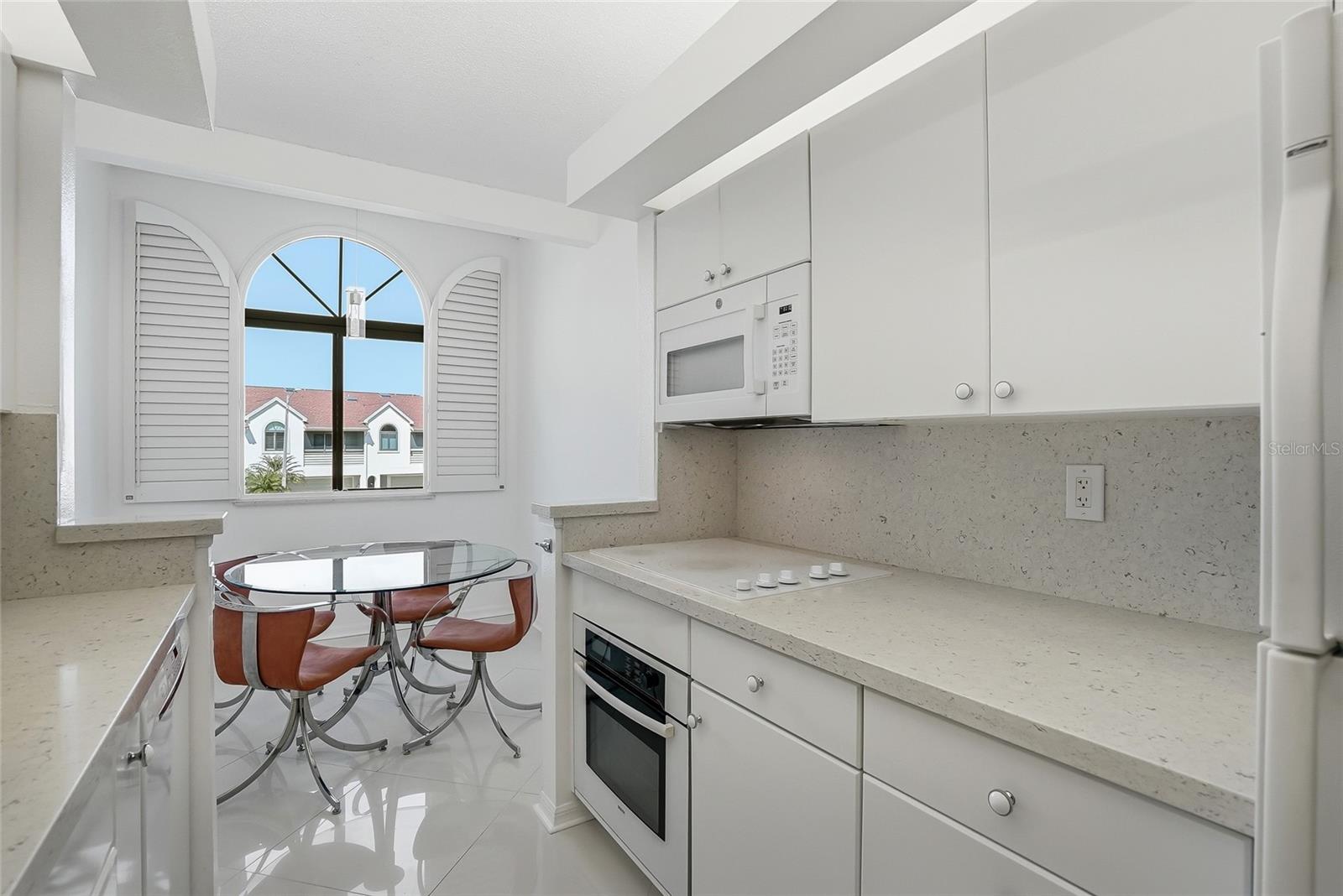 Image 15 of 48 For 545 Walden Court