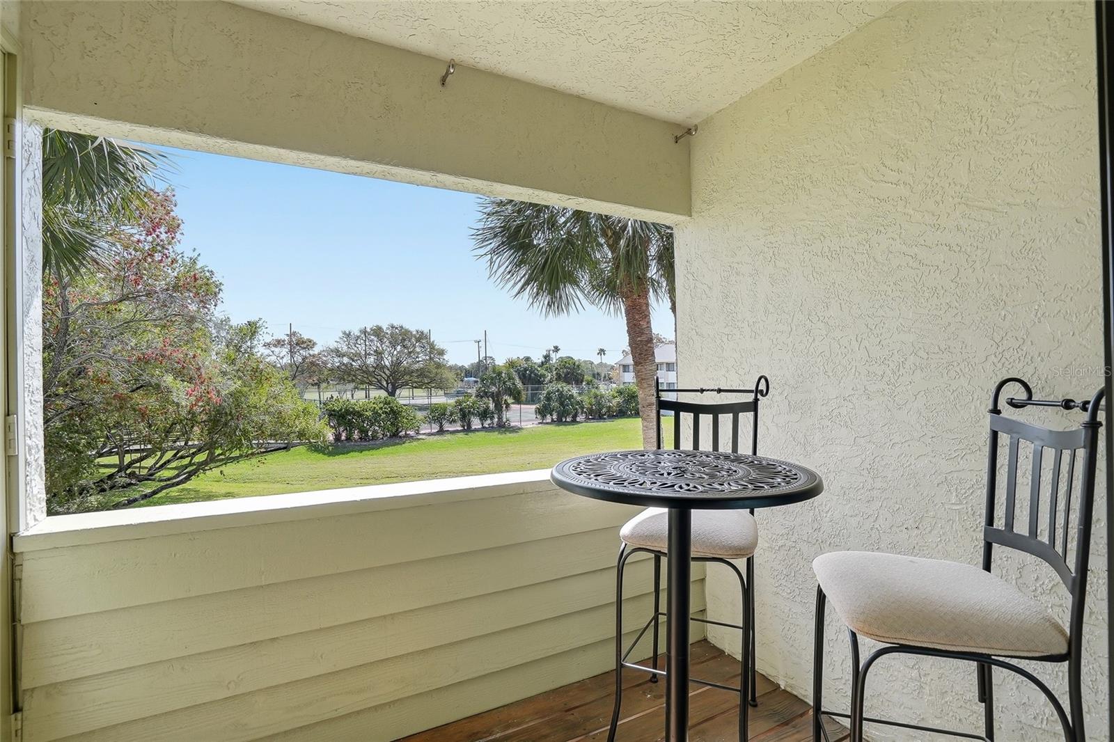 Image 23 of 48 For 545 Walden Court