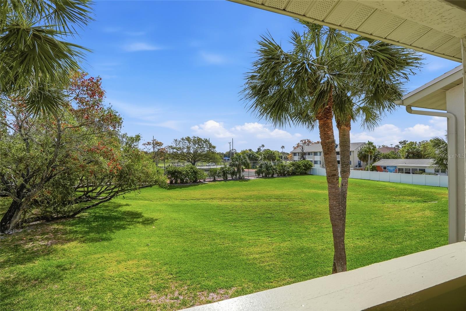 Image 24 of 48 For 545 Walden Court