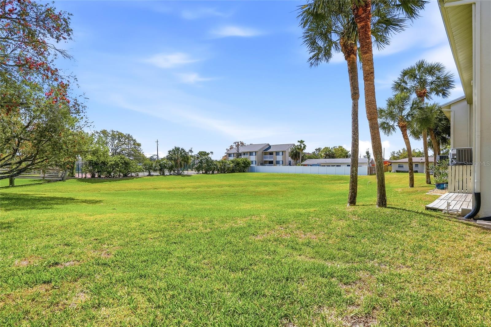 Image 32 of 48 For 545 Walden Court