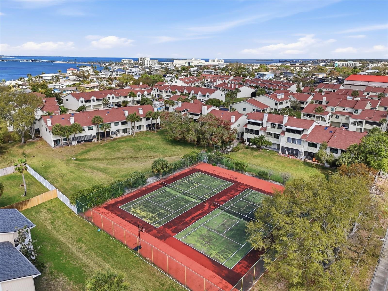 Image 36 of 48 For 545 Walden Court