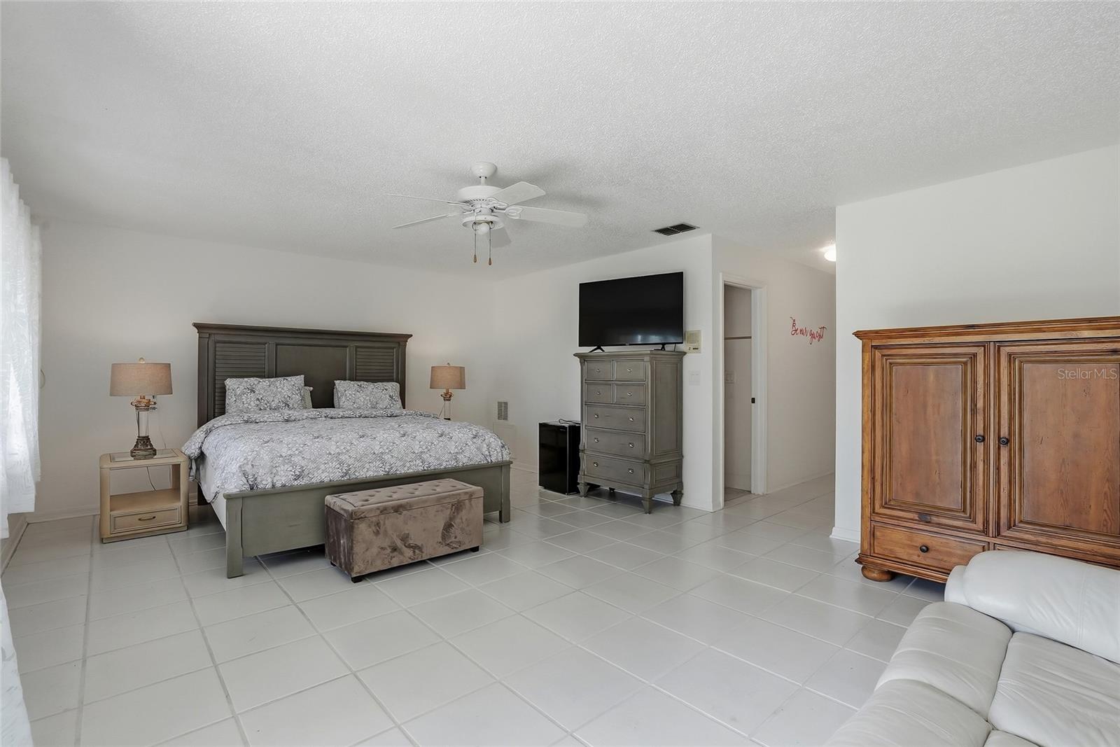 Image 9 of 48 For 545 Walden Court