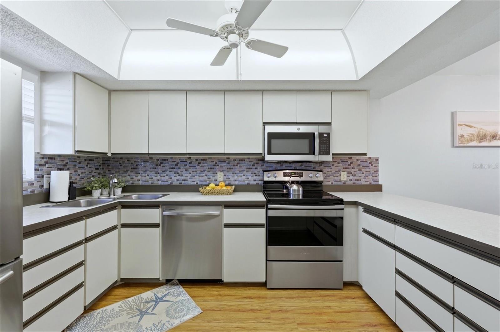 Image 11 of 74 For 4260 Placida Road 24b