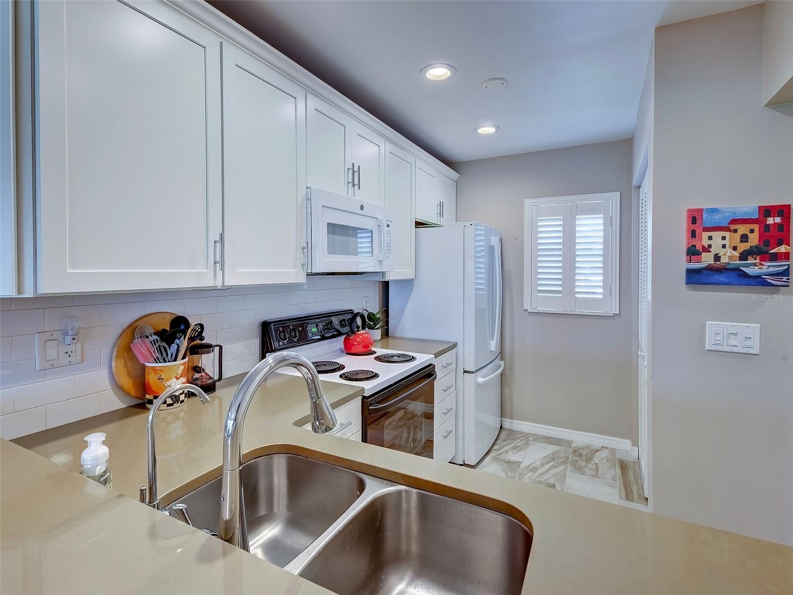 Image 11 of 58 For 408 Cerromar Circle S 233