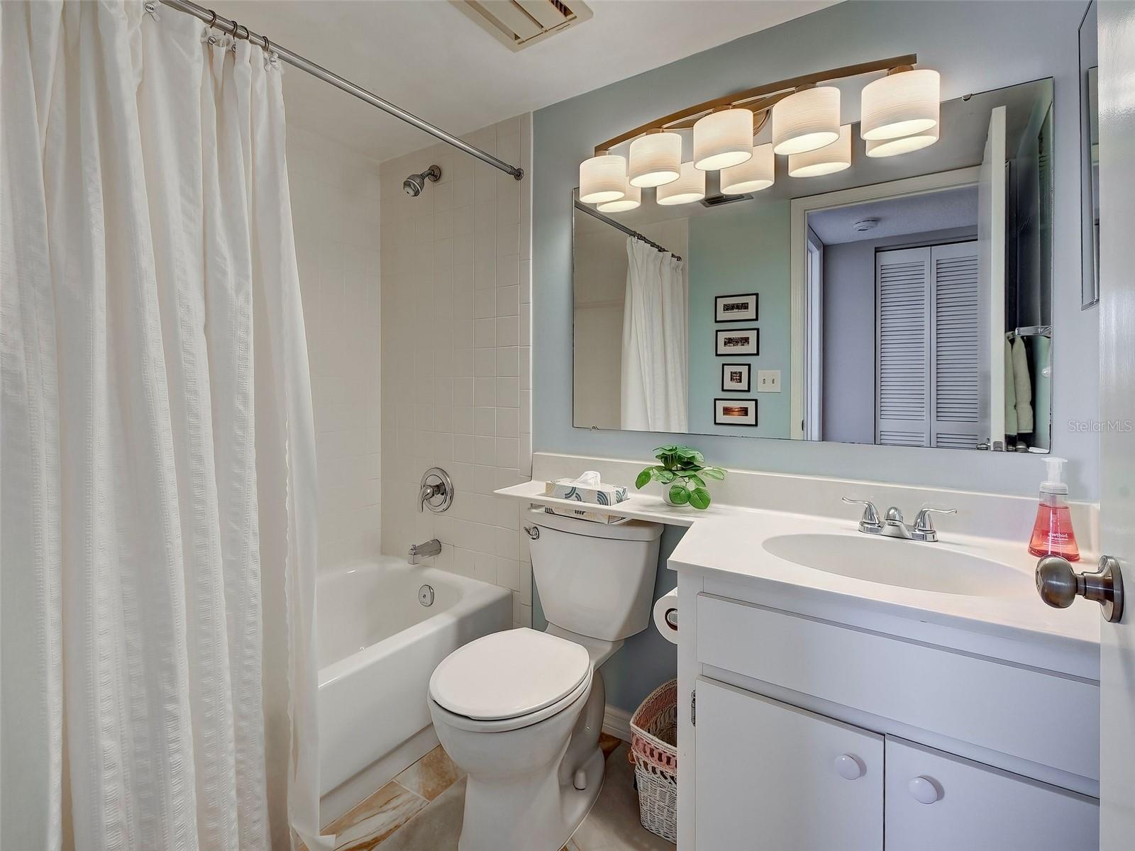 Image 26 of 58 For 408 Cerromar Circle S 233