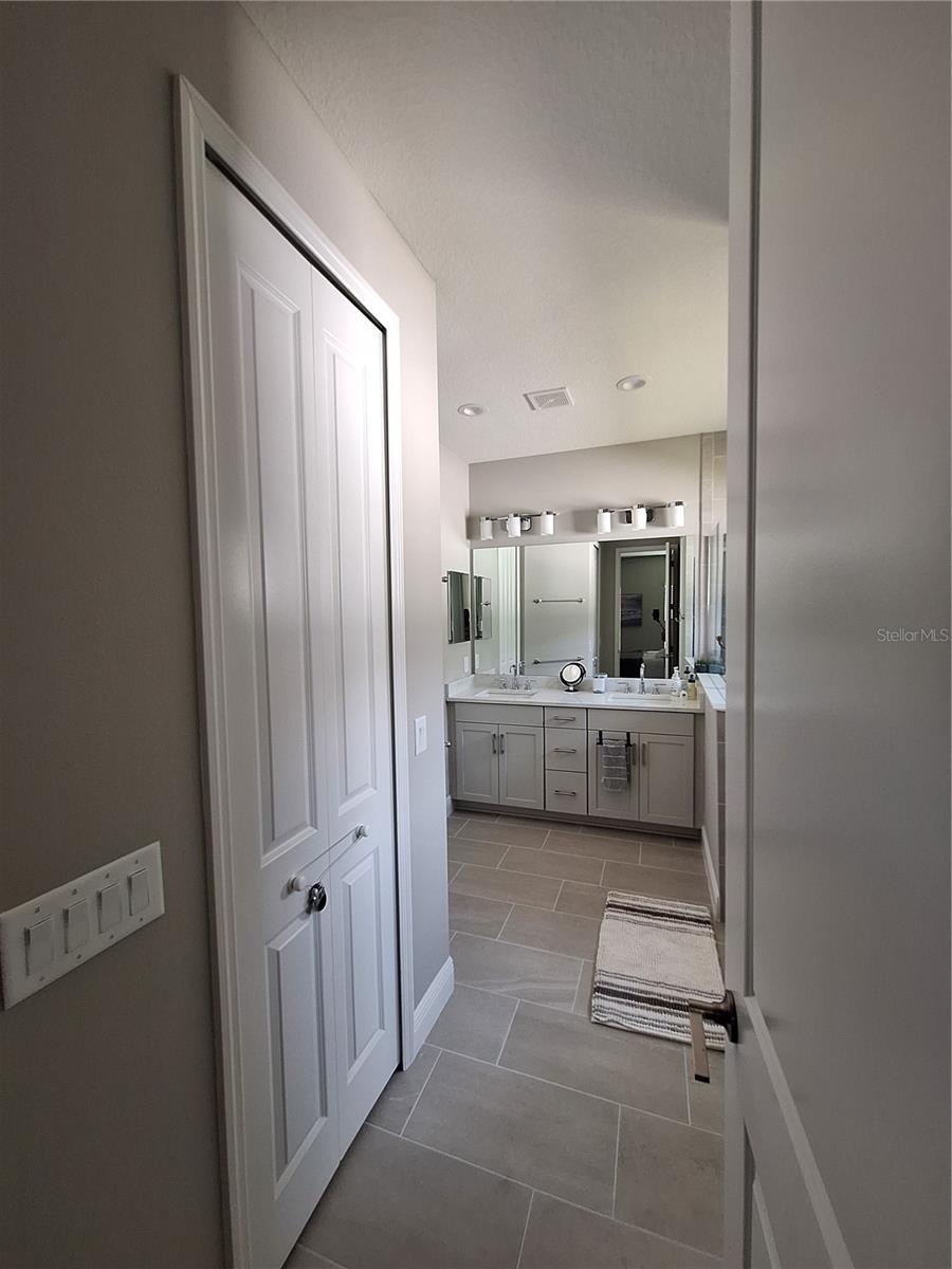 Image 12 of 30 For 12721 Brookgreen Street