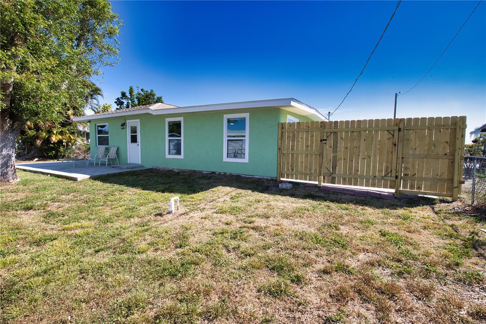 Listing photo id 23 for 3392 Orange Road
