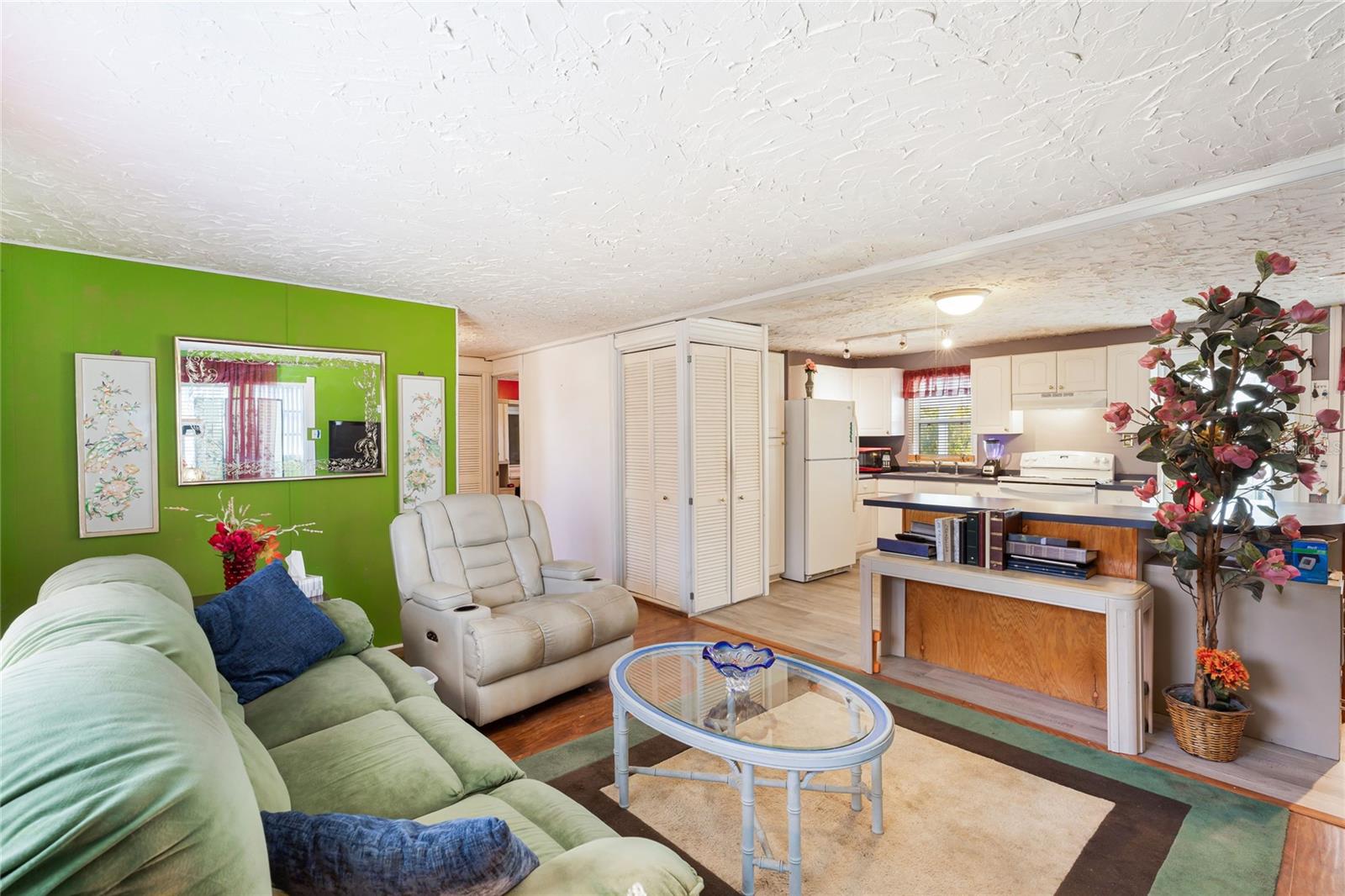 Image 10 of 23 For 210 Roma Road