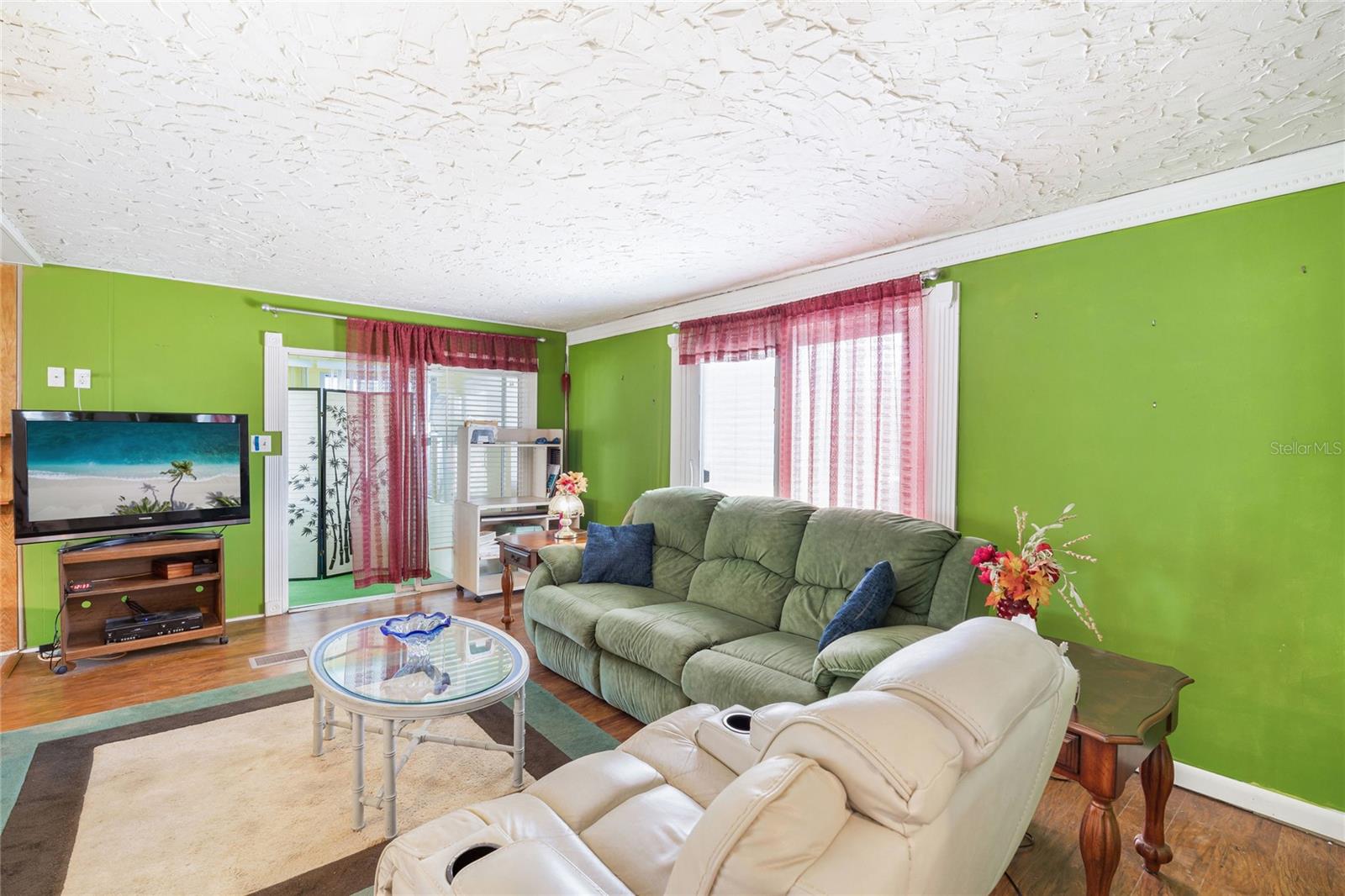 Image 8 of 23 For 210 Roma Road