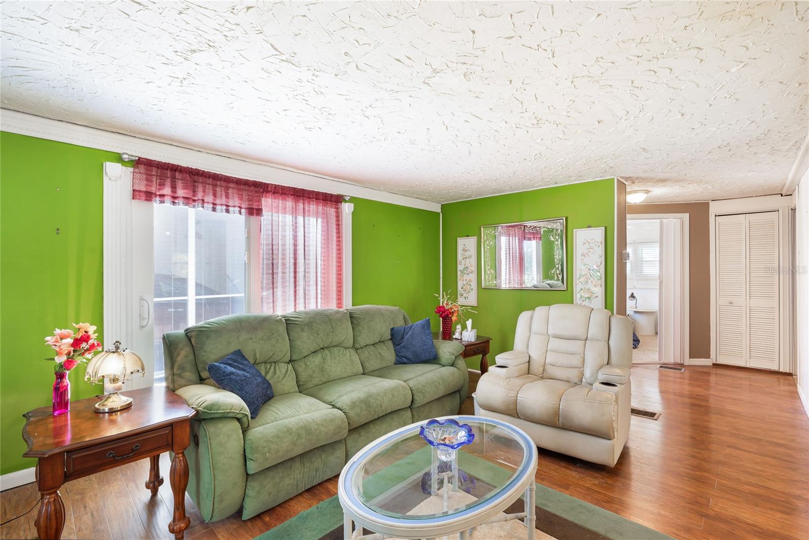 Image 9 of 23 For 210 Roma Road