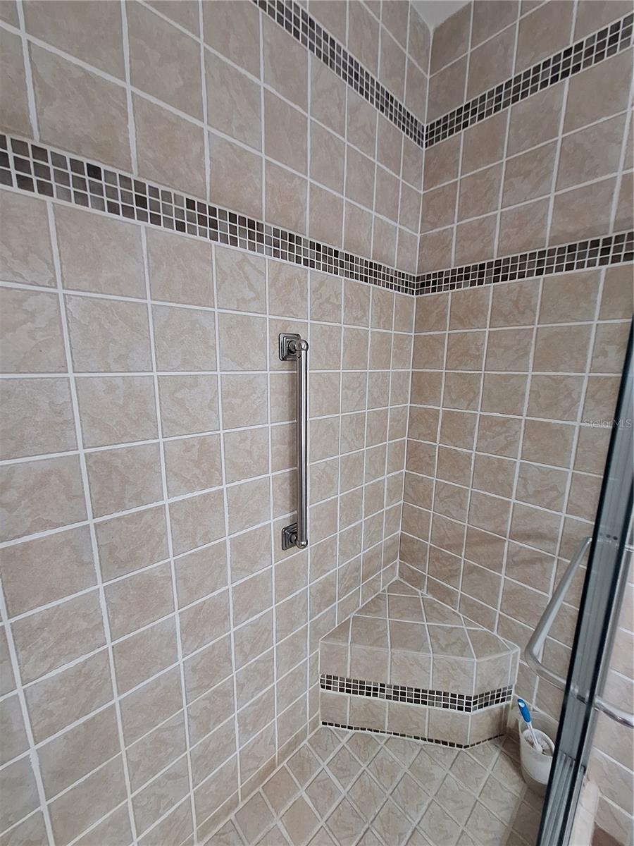 Image 16 of 27 For 5140 Northridge Road 102