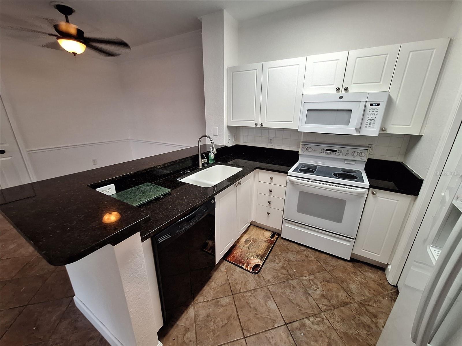 Image 6 of 27 For 5140 Northridge Road 102