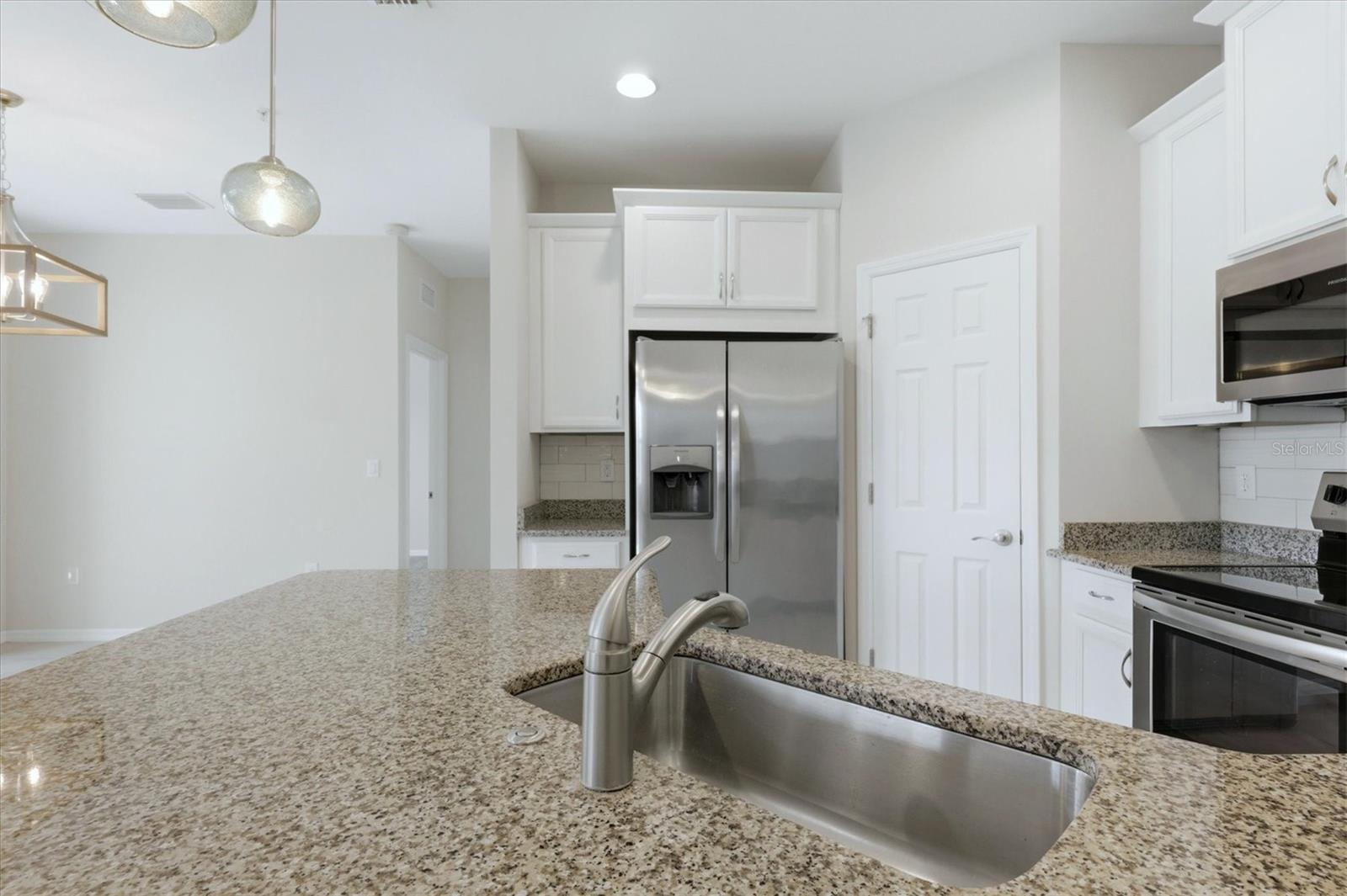 Image 19 of 68 For 4304 Expedition Way Way 105